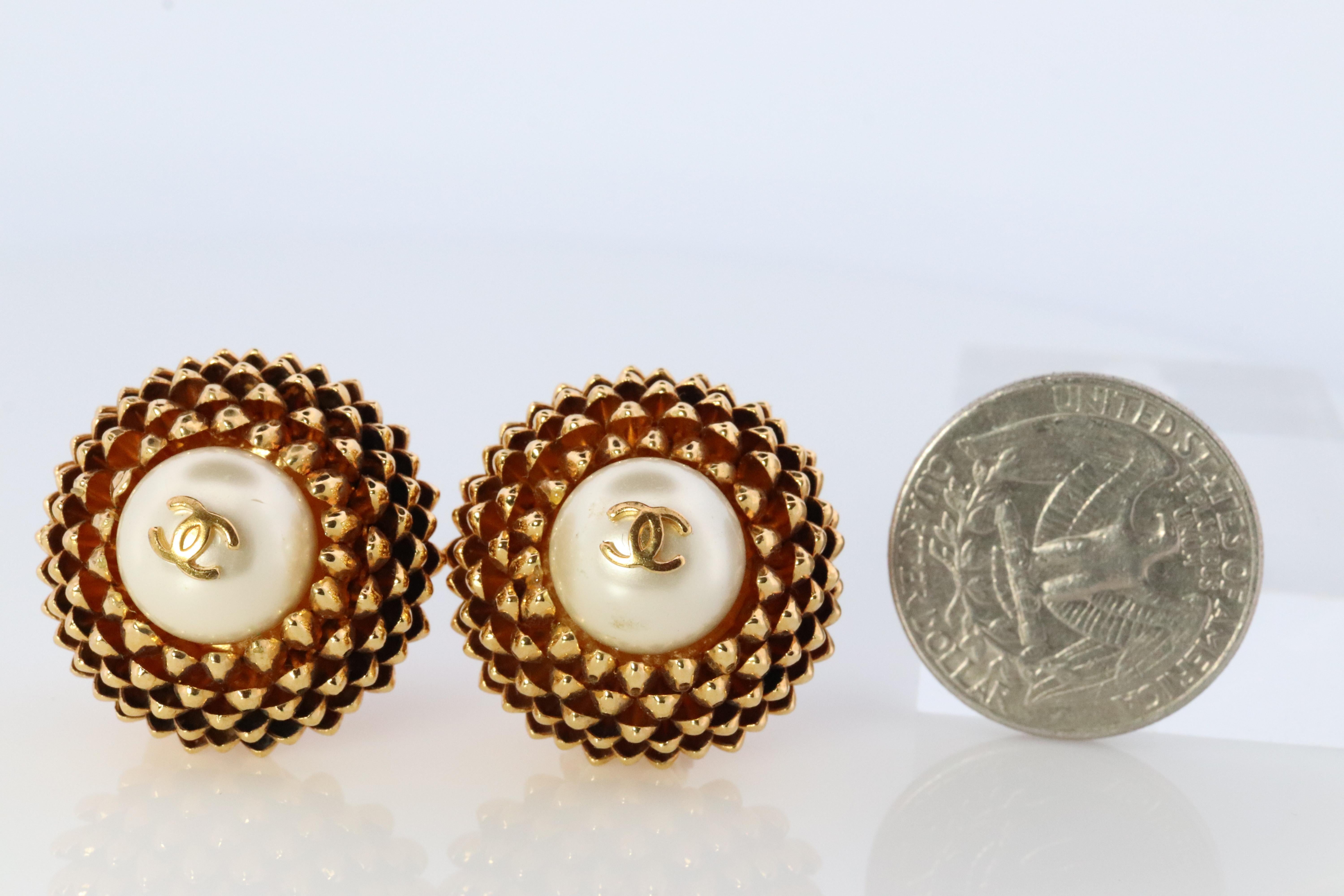 Modern Chanel Earrings. Genuine  CHANEL Mabe Pearl Pine Cone Clip on earrings. For Sale
