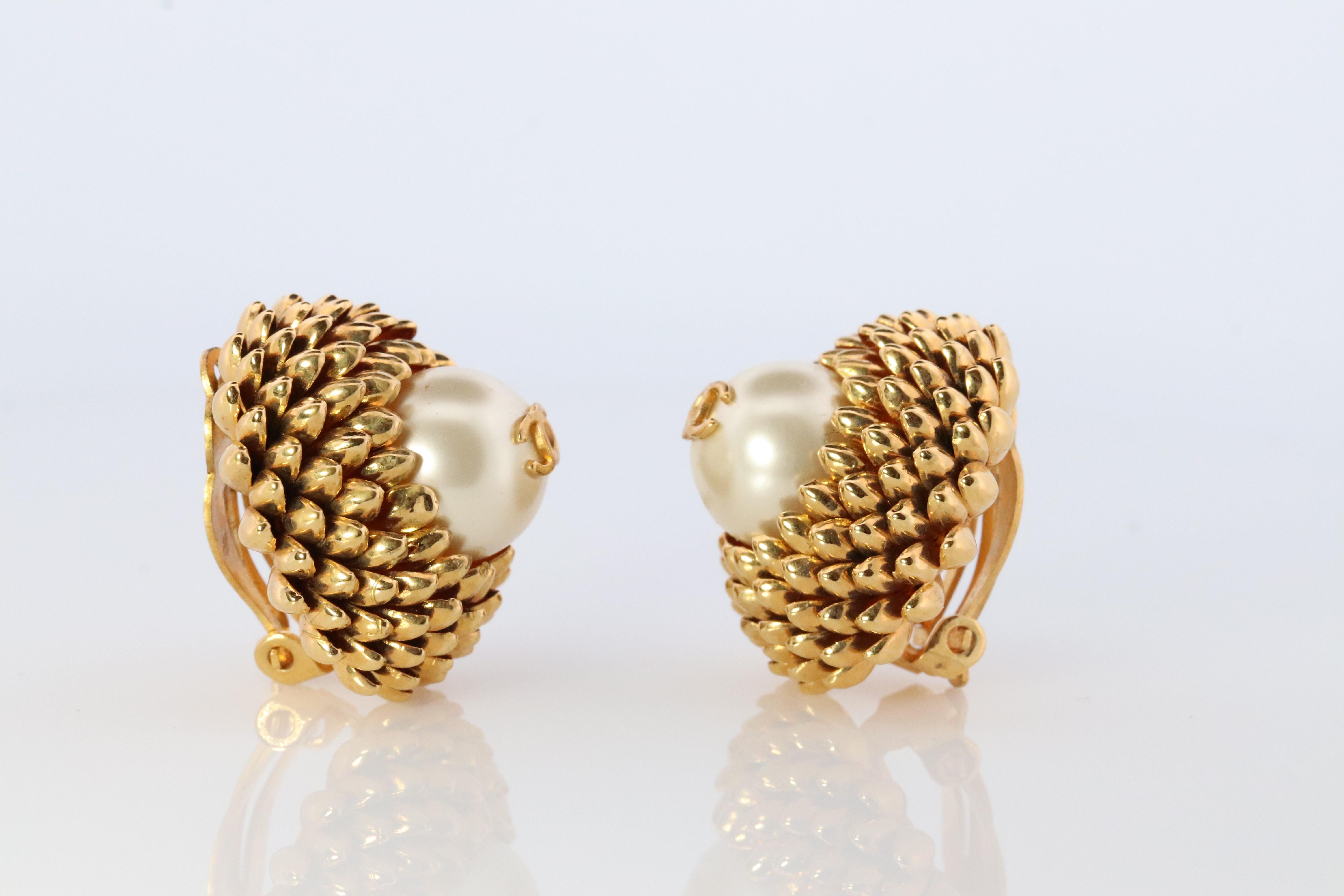 Chanel Earrings. Genuine  CHANEL Mabe Pearl Pine Cone Clip on earrings. In Good Condition For Sale In Port Charlotte, FL