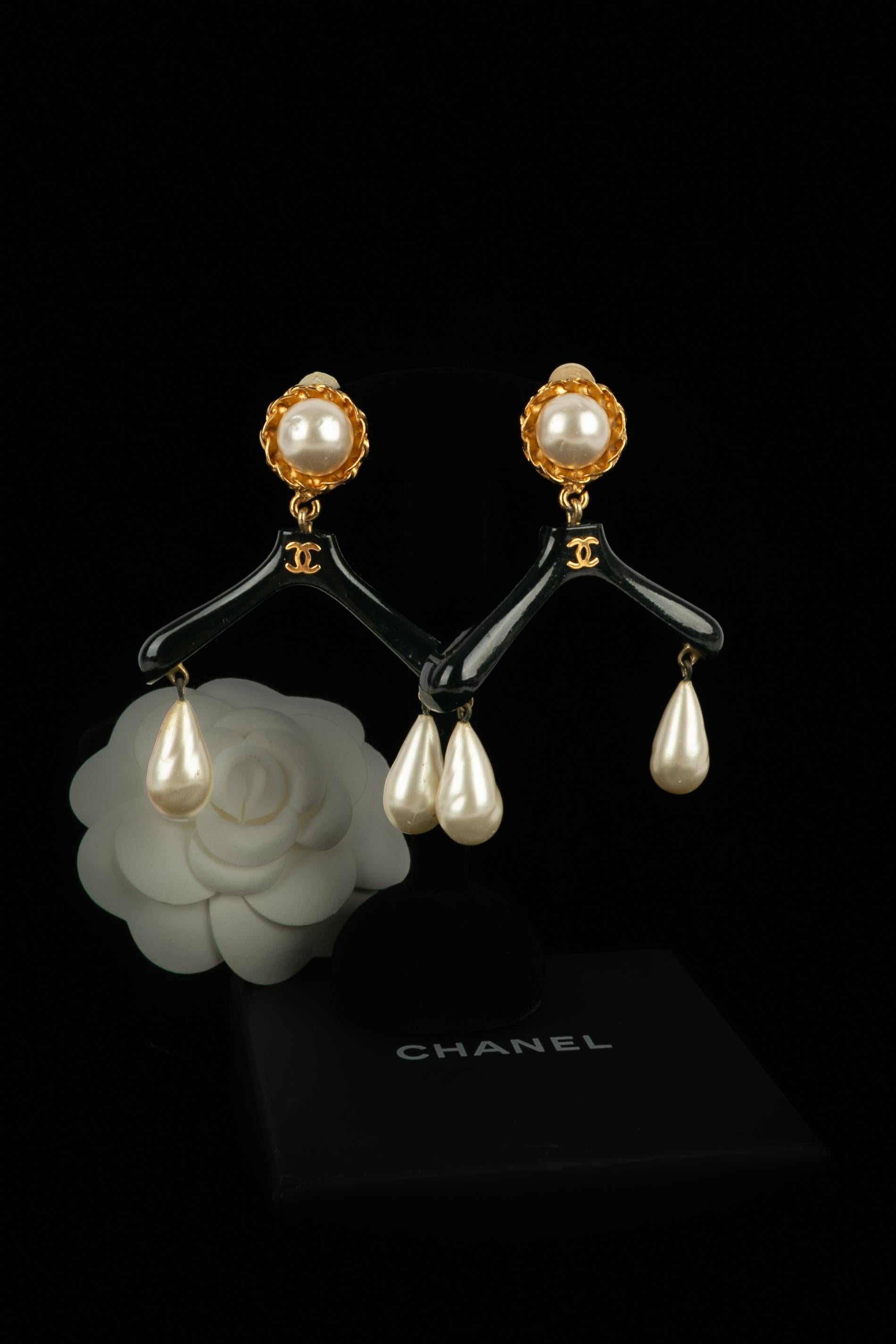 Chanel Ohrringe 'Bügel' Haute Couture im Zustand „Hervorragend“ im Angebot in SAINT-OUEN-SUR-SEINE, FR