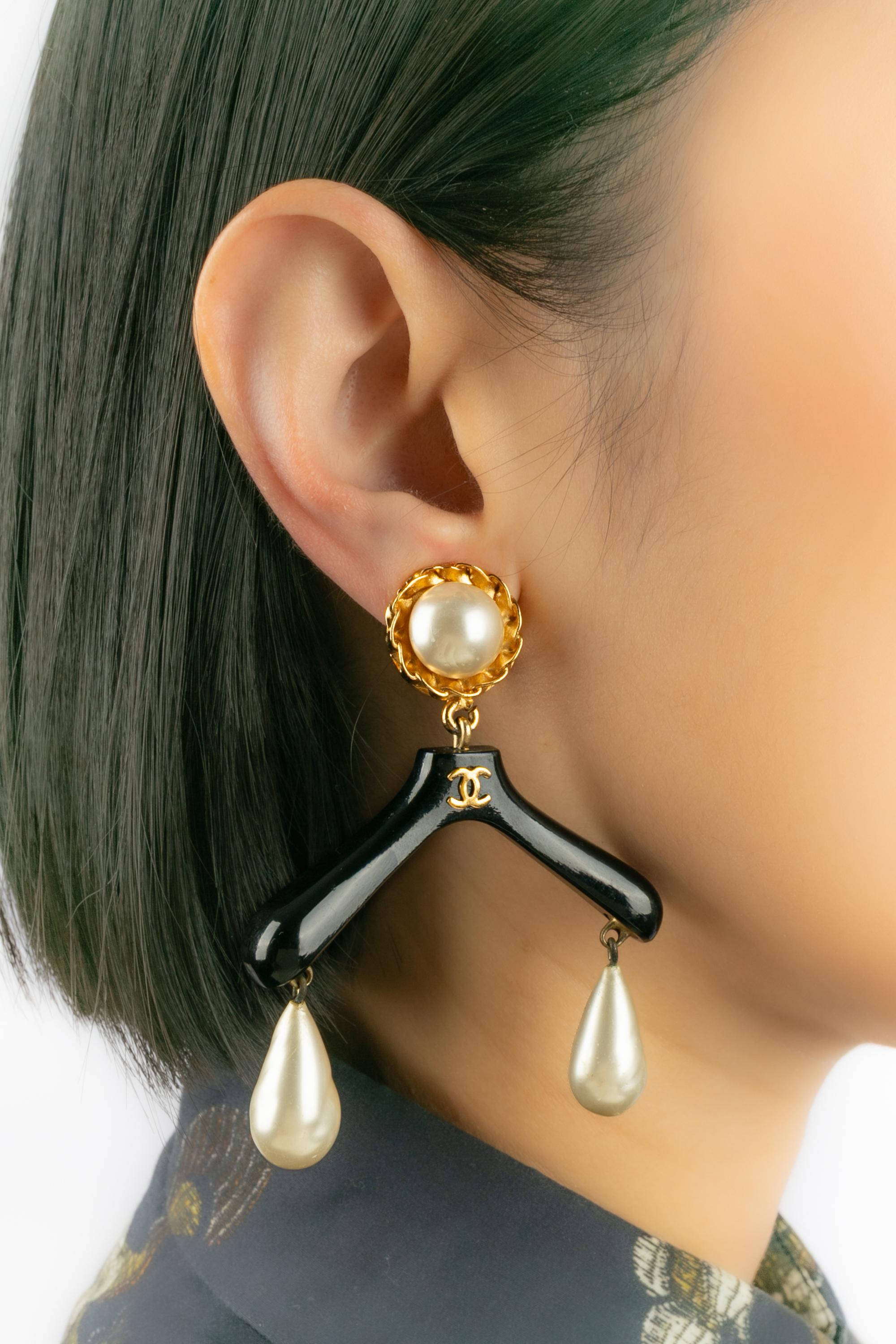 Orecchini Chanel 'hanger' Haute Couture in vendita 4