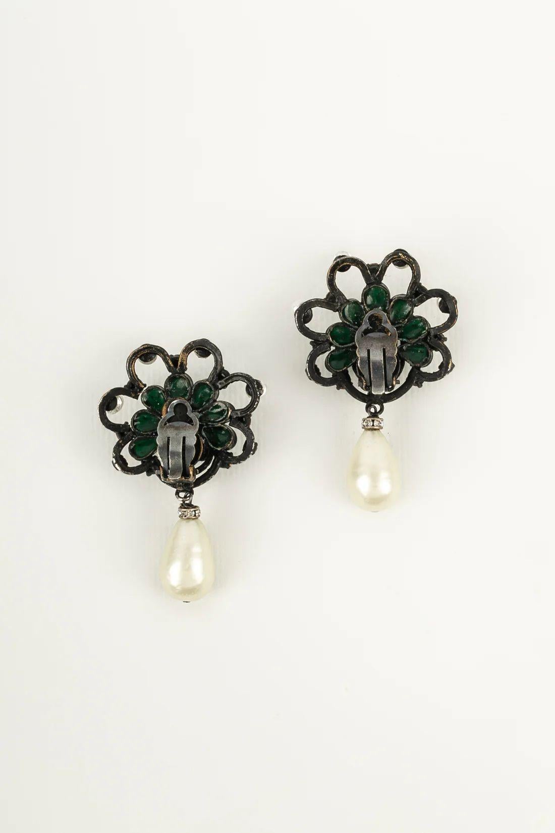 Chanel Earrings in Dark Silver-Plated Metal with Glass Paste In Good Condition In SAINT-OUEN-SUR-SEINE, FR