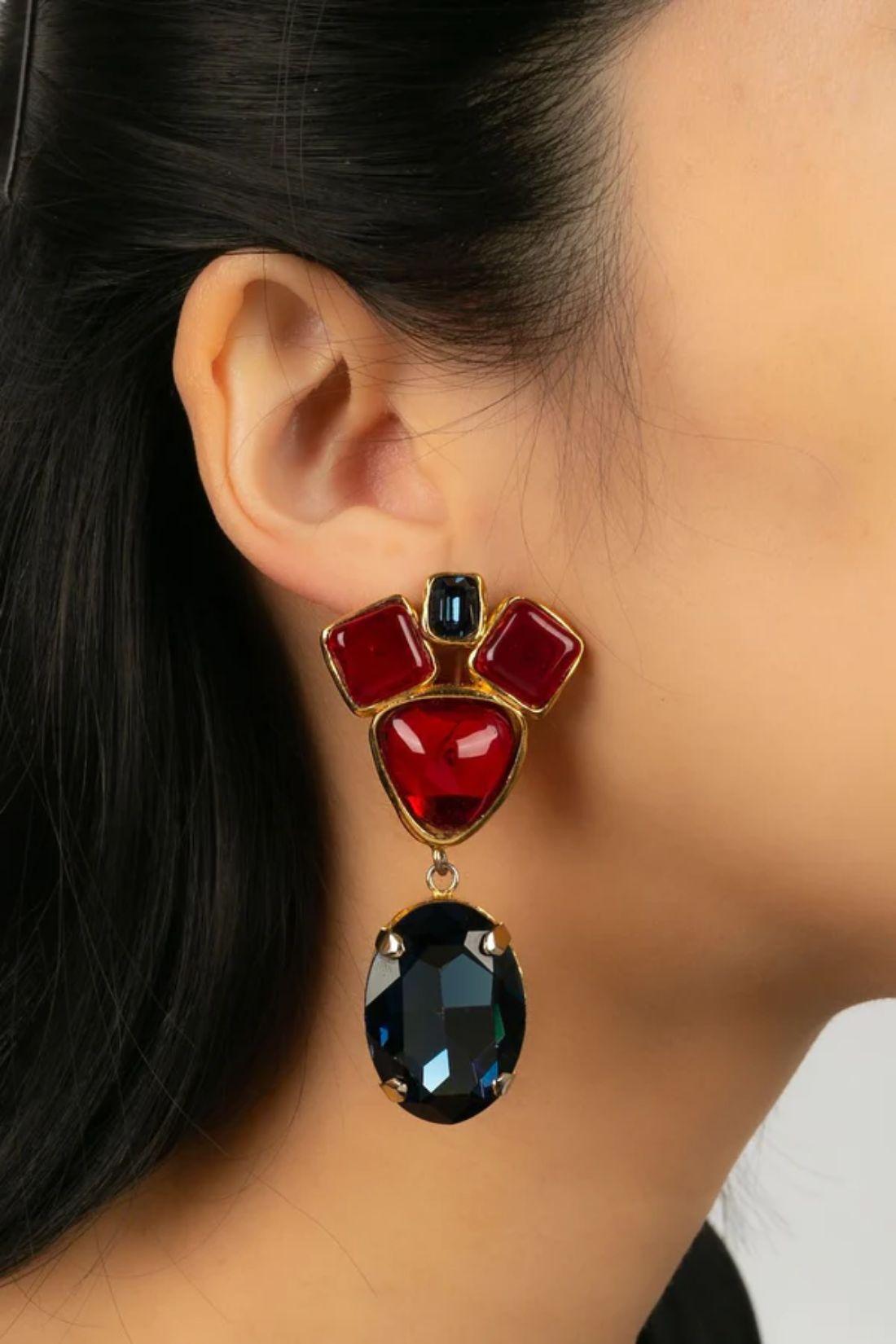 Chanel-Ohrringe aus Goldmetall und Glaspastell im Angebot 2