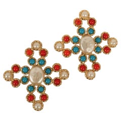 Chanel Earrings in Gold Metal and Glass Paste