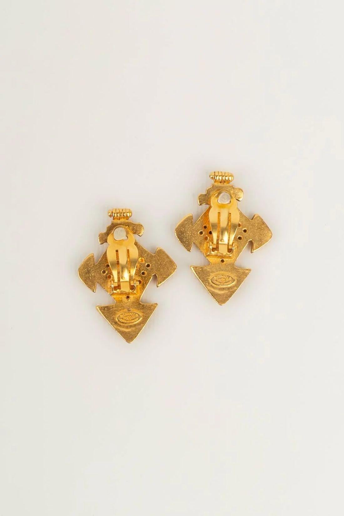 Chanel Ohrringe aus Gold und Metall im Zustand „Hervorragend“ im Angebot in SAINT-OUEN-SUR-SEINE, FR