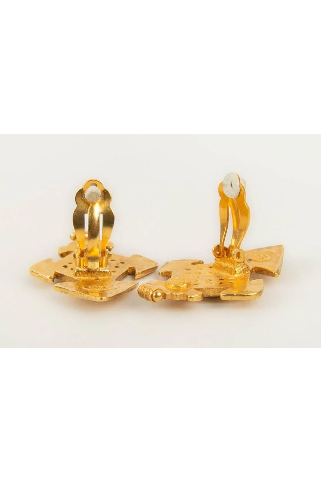 Chanel Ohrringe aus Gold und Metall Damen im Angebot