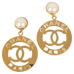Chanel Earrings in Gold-Plated and Pearl