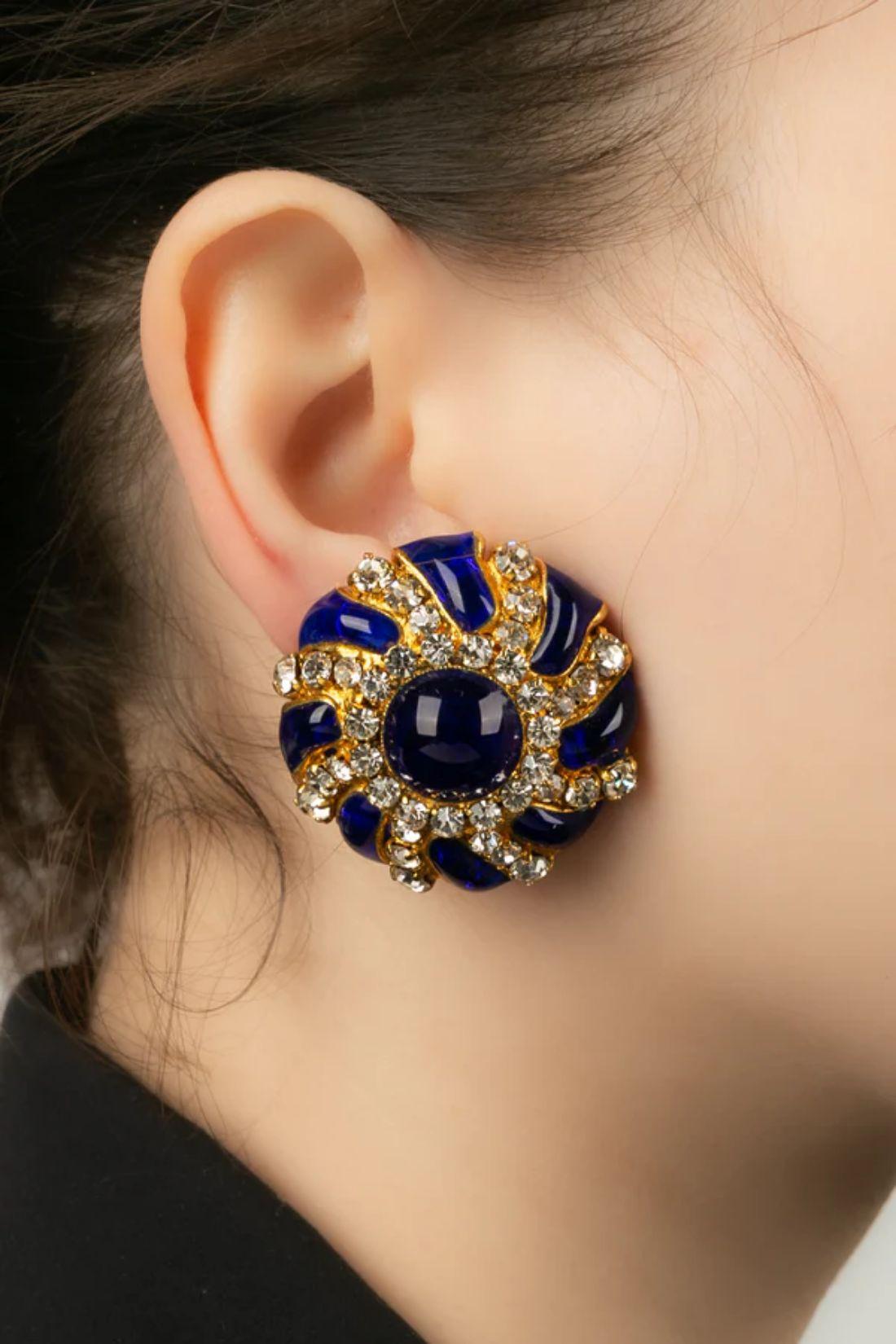 Chanel Earrings in Gold-Plated Metal with Blue Glass Paste and Rhinestones In Good Condition For Sale In SAINT-OUEN-SUR-SEINE, FR