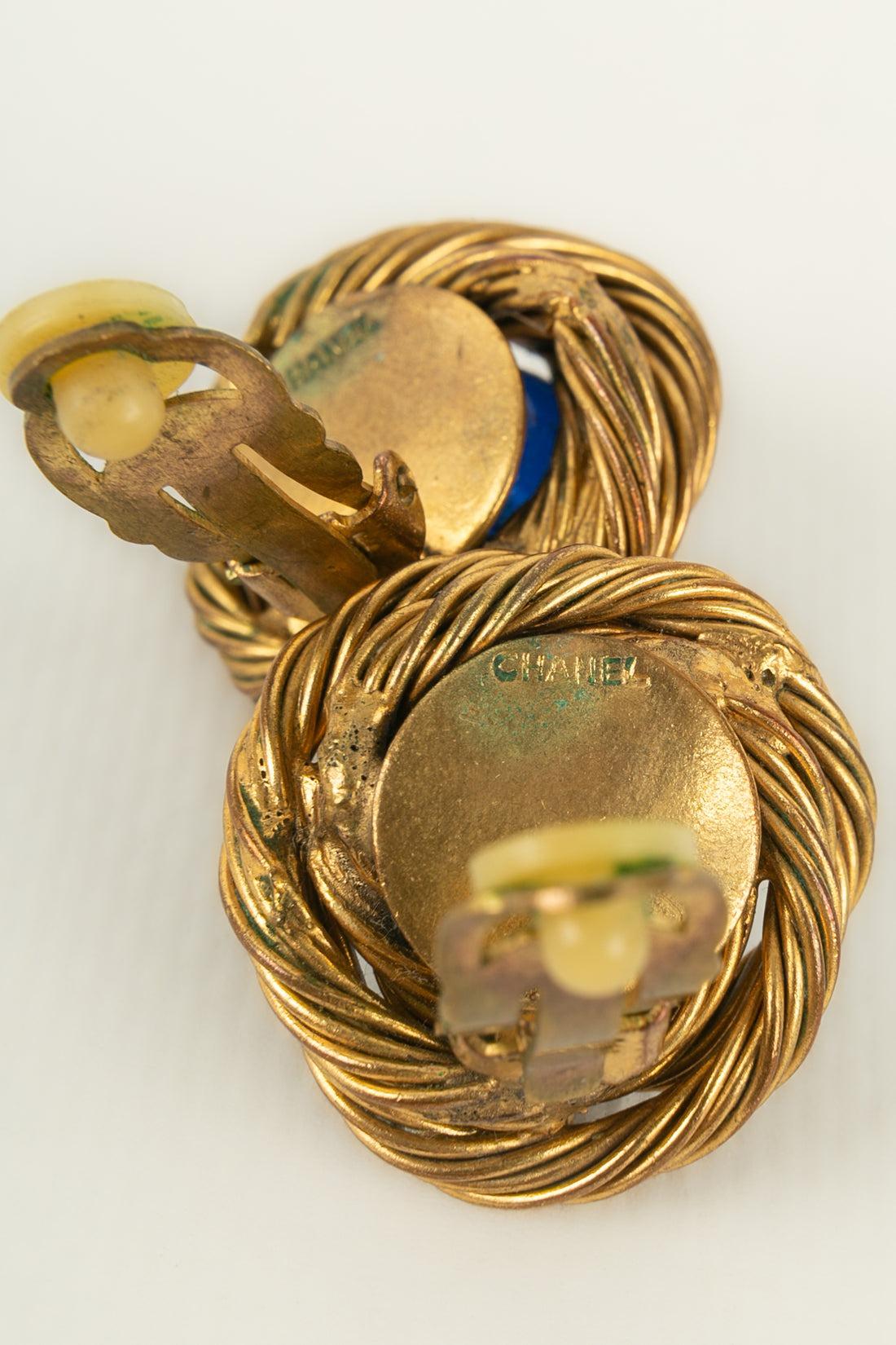 Chanel-Ohrringe aus goldenem Metall, 1980 im Angebot 2