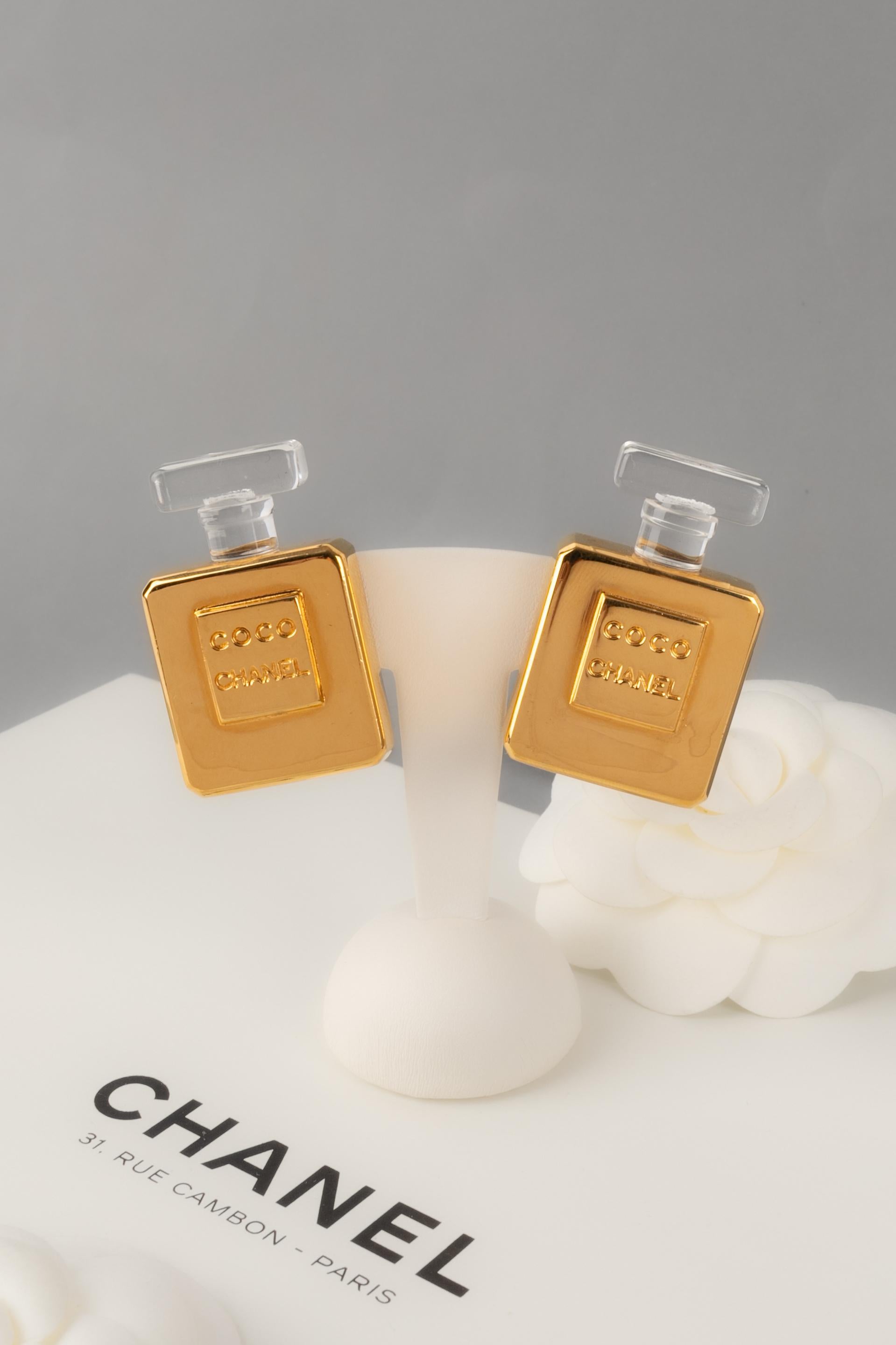 Chanel earrings Perfume No 5 In Excellent Condition In SAINT-OUEN-SUR-SEINE, FR