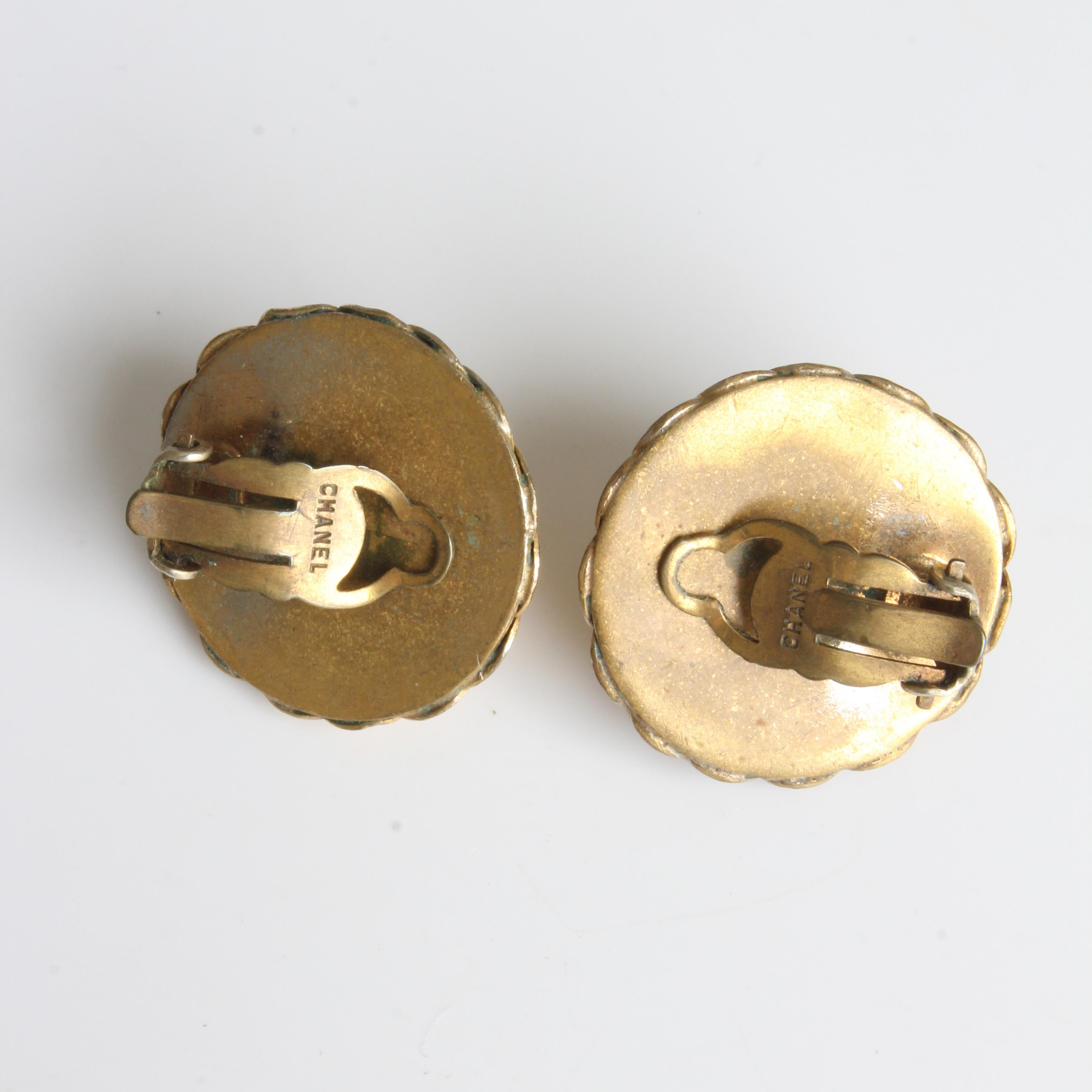 Chanel Ohrringe Roaring Lion Head Clip Style Gold Metall Seltenes Vintage 1970er Jahre im Angebot 11