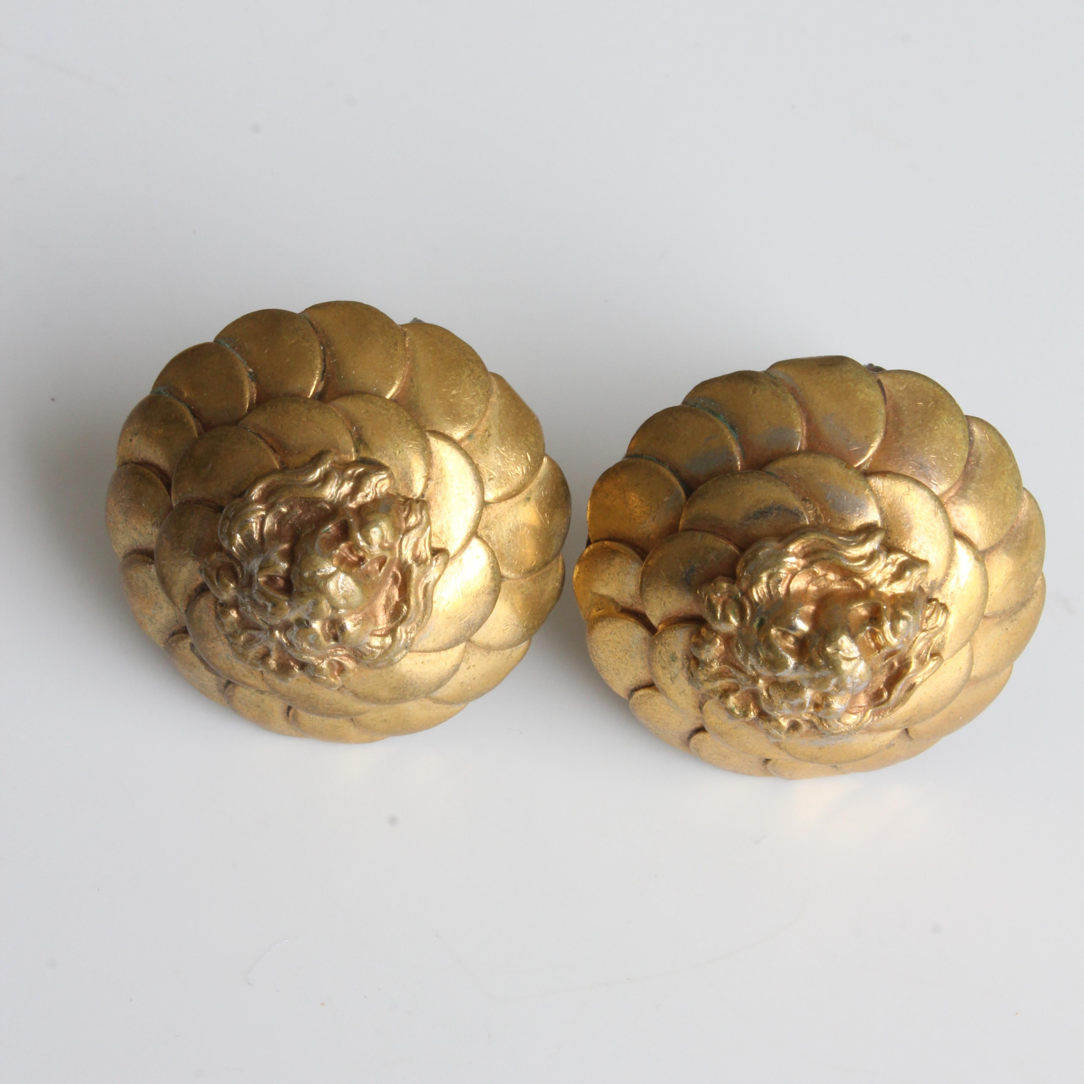 Chanel Ohrringe Roaring Lion Head Clip Style Gold Metall Seltenes Vintage 1970er Jahre  Damen im Angebot