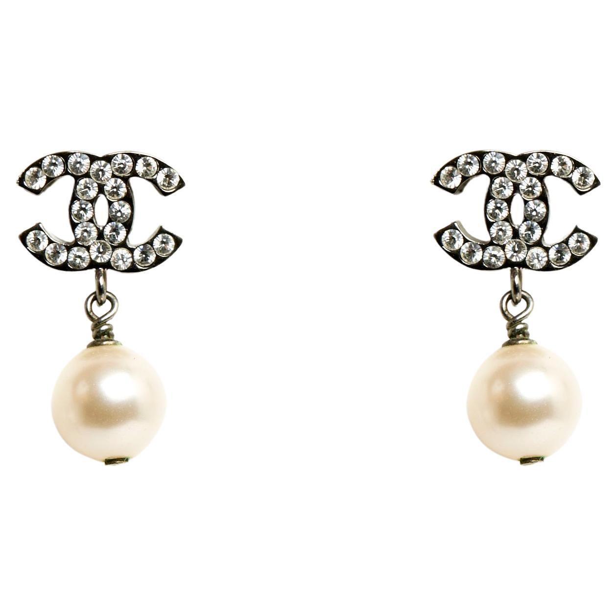 Chanel earrings Studs Black silver medium CC and medium fancy pearl
