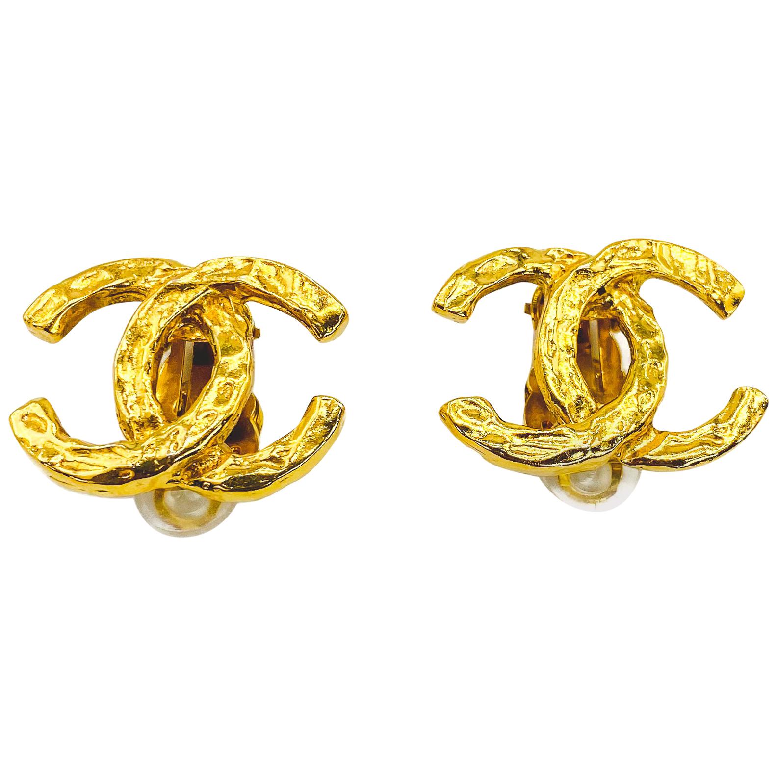 CHANEL Earrings Vintage 1970s Clip On
