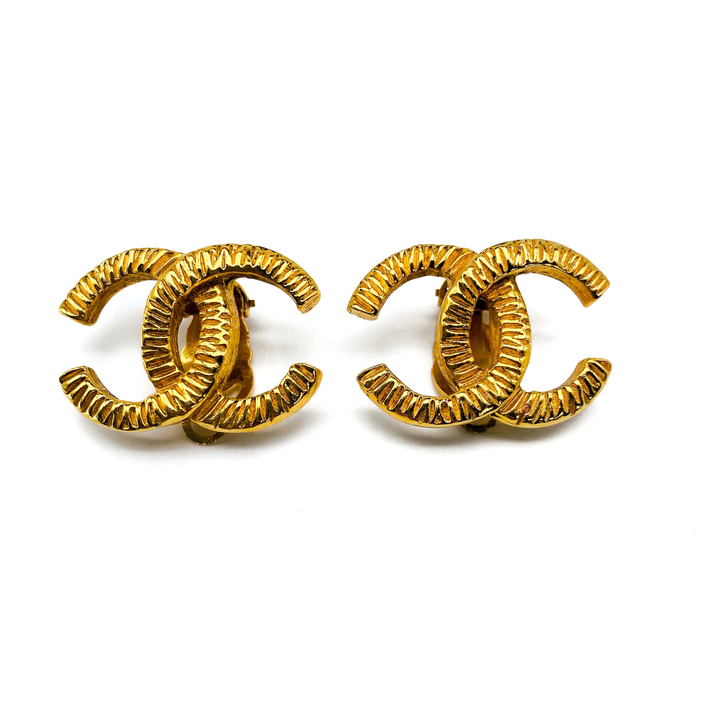 Vintage CHANEL Gold Plated Clip On Earrings 1970s In Excellent Condition In London, GB