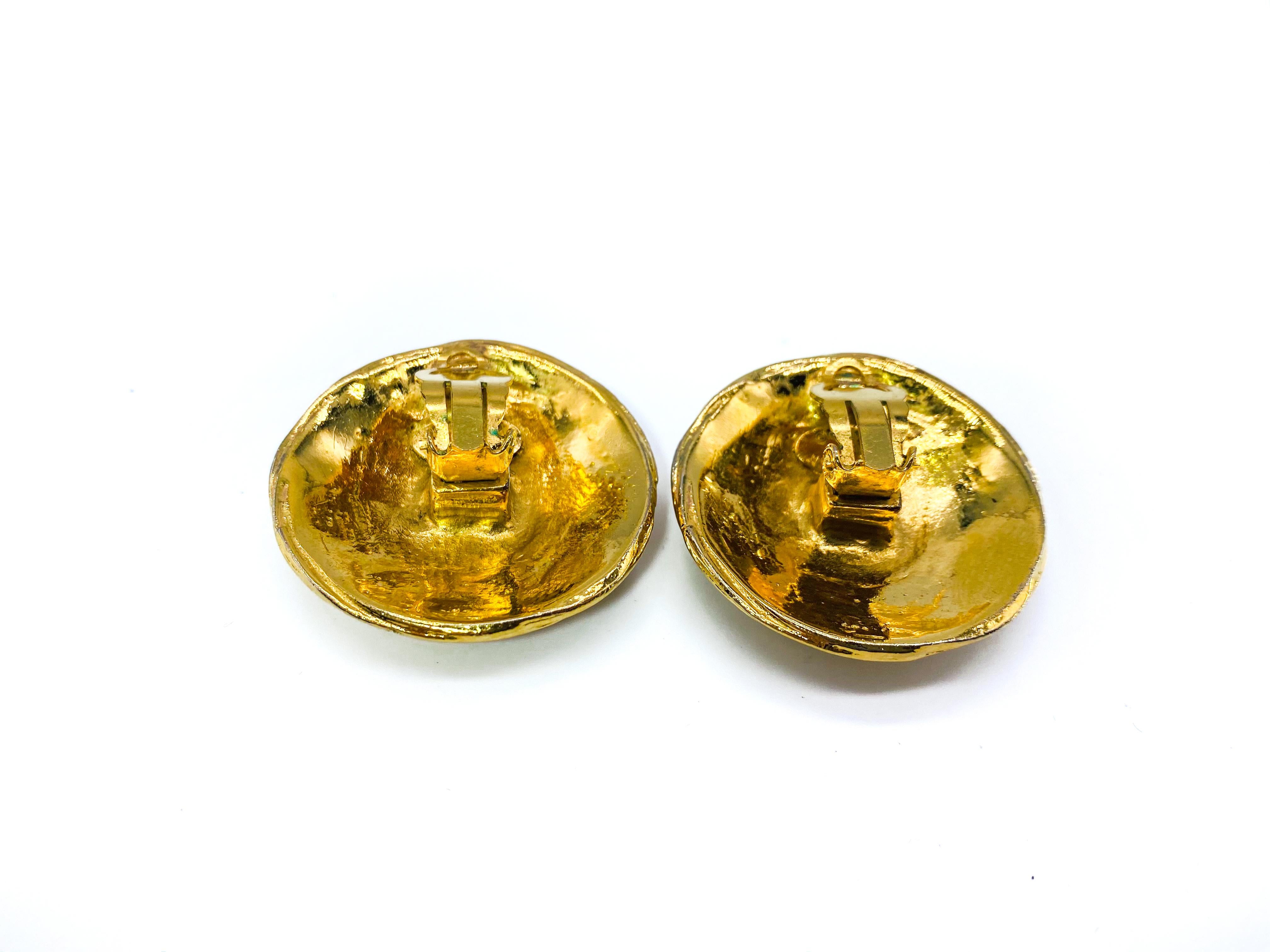Women's or Men's CHANEL Earrings Vintage 1980s Clip On 1986