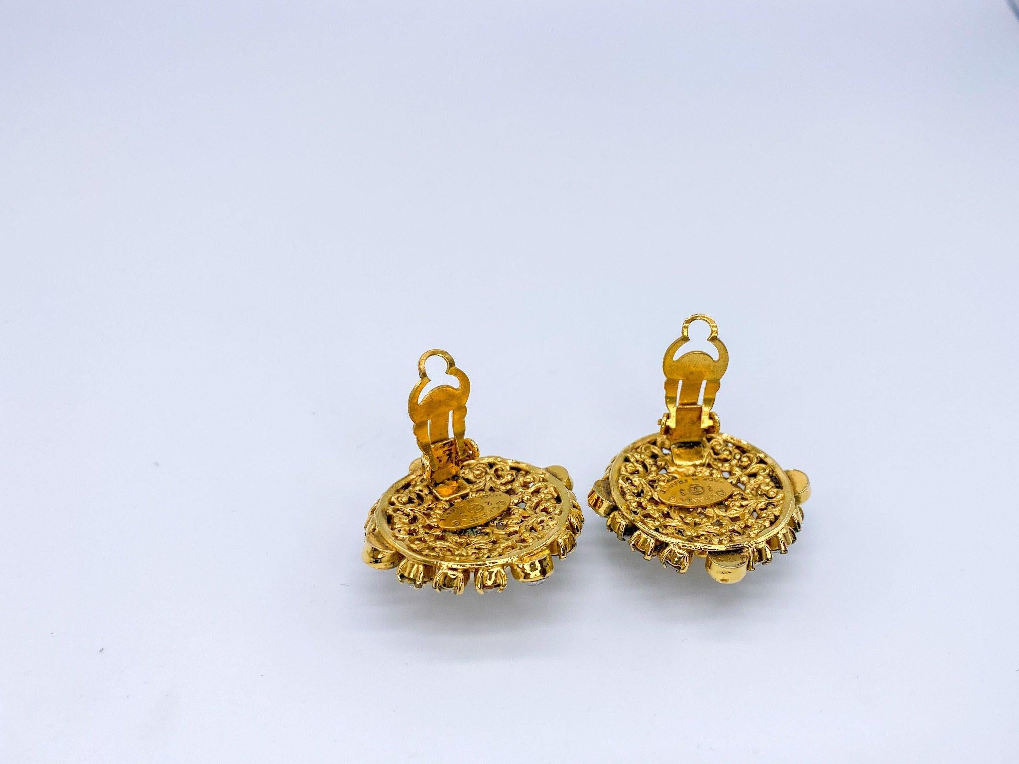 CHANEL Earrings Vintage 1980s Clip On In Good Condition In London, GB