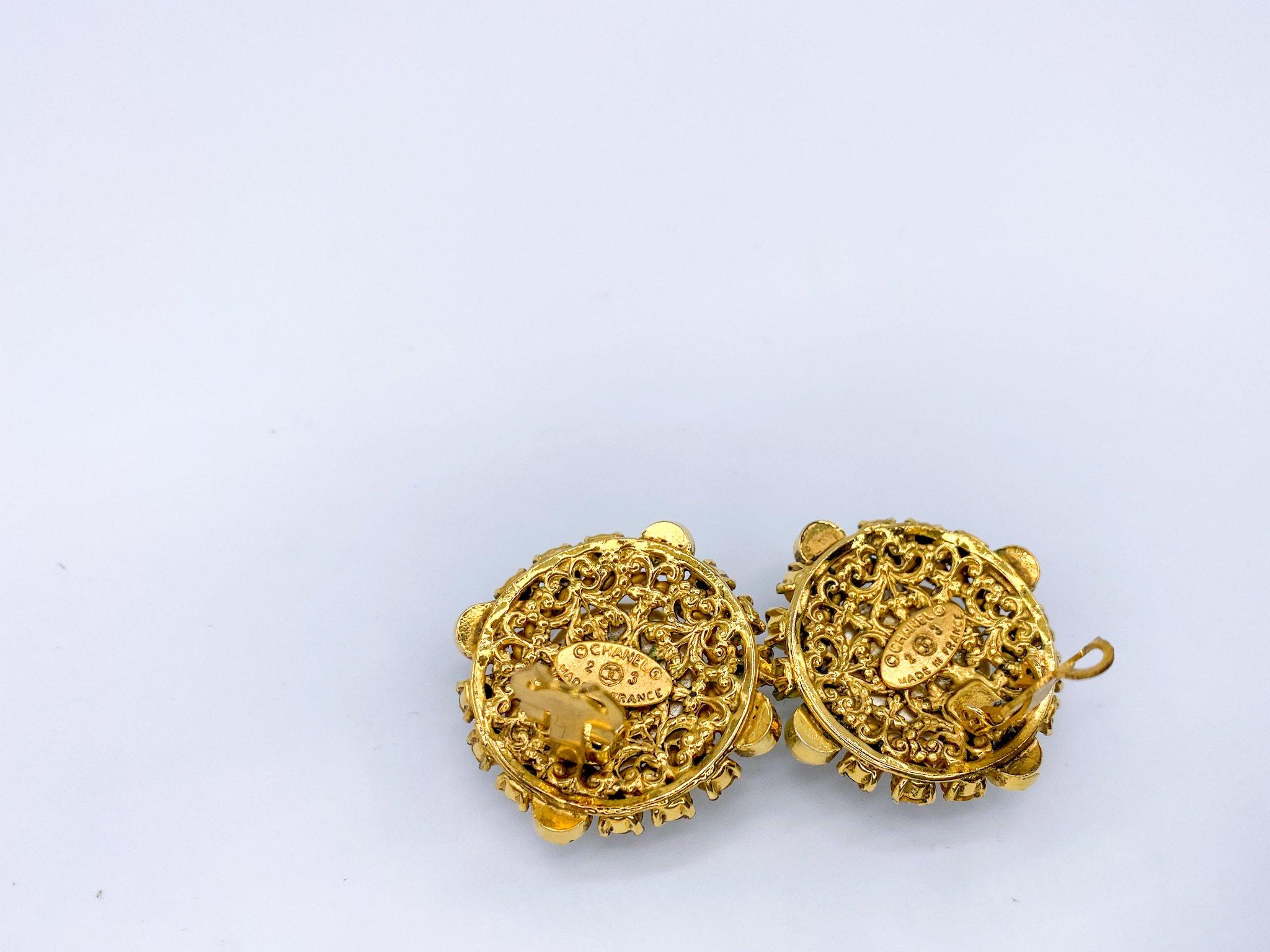 CHANEL Earrings Vintage 1980s Clip On 2