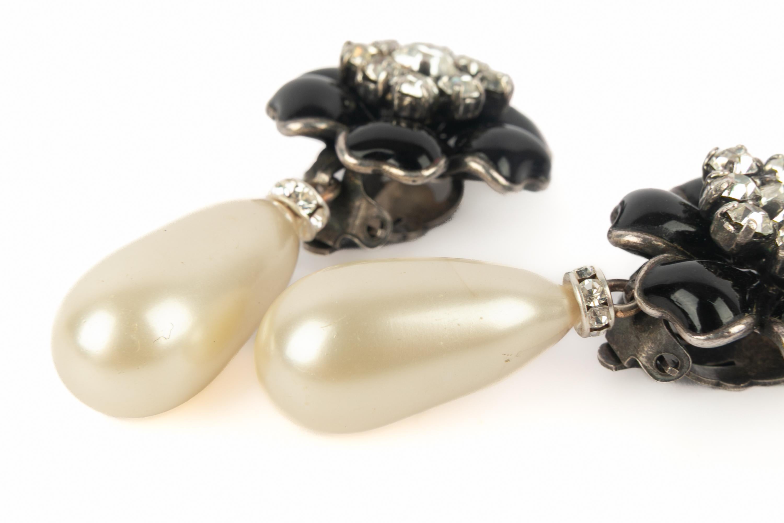 Orecchini Chanel Inverno 1995 in vendita 1