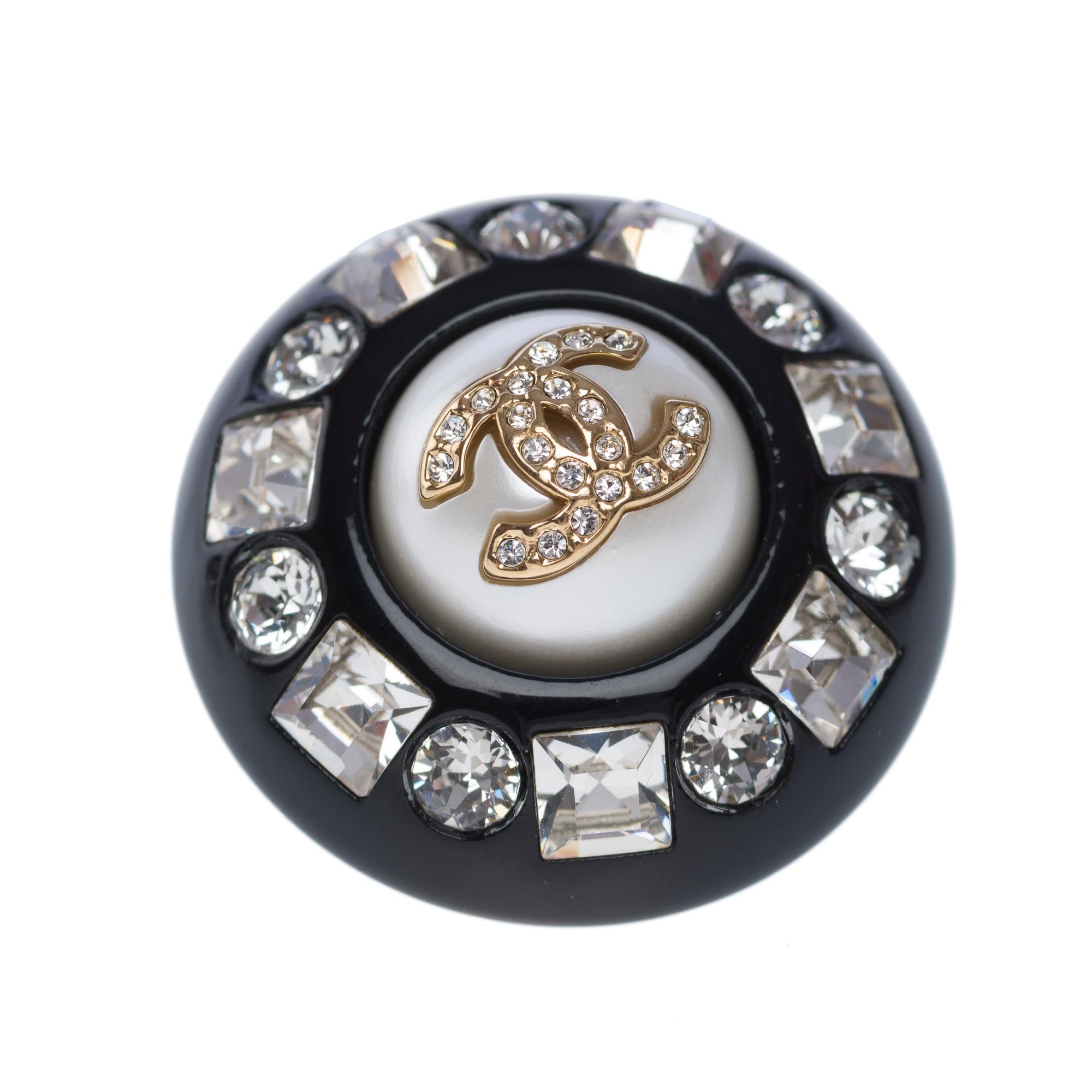 Women's Chanel Earrings with black resin and rhinstone For Sale