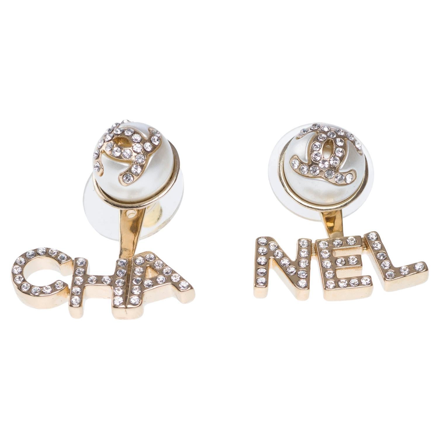 Chanel Earrings with gold metal and white pearl For Sale