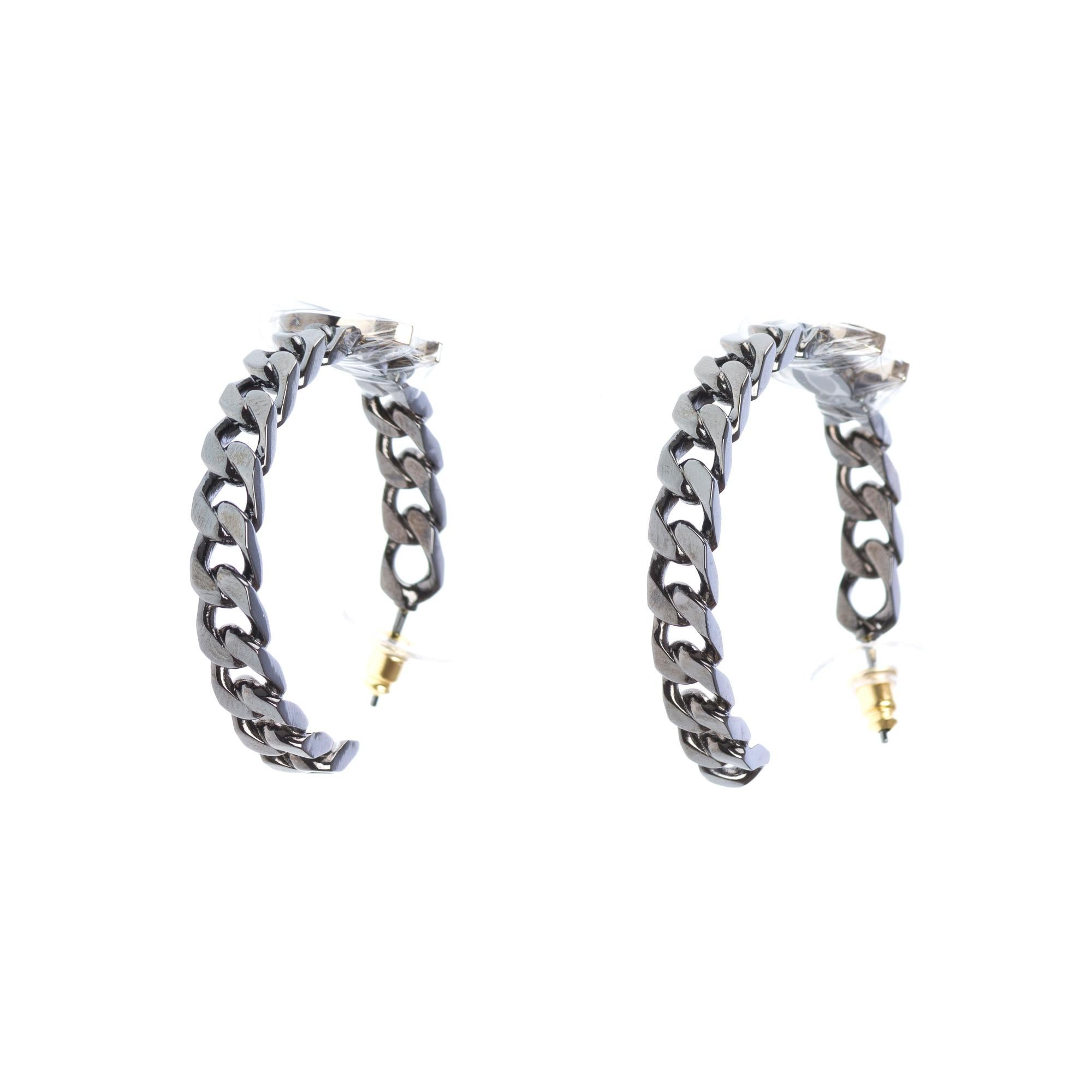  Boucles d'oreilles Chanel en métal gris Pour femmes 
