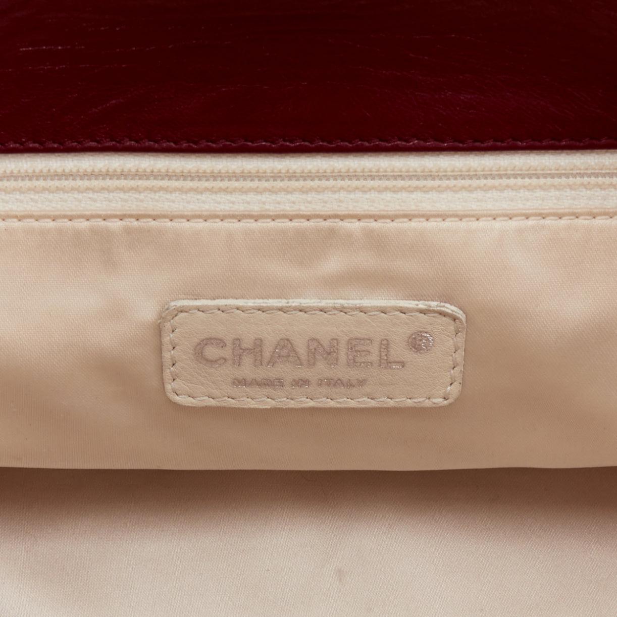 CHANEL East West Accordion Flap red Bordeaux silver chain flap bag in vendita 5