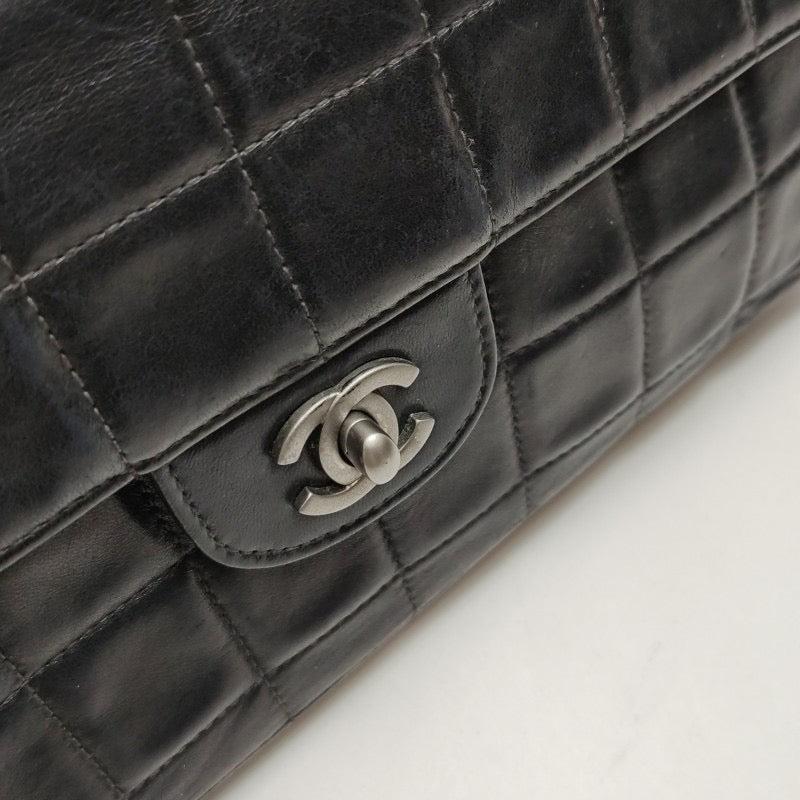 Chanel East West Chocolate Bar Black Leather Silver Hardware, 2000-2002 7