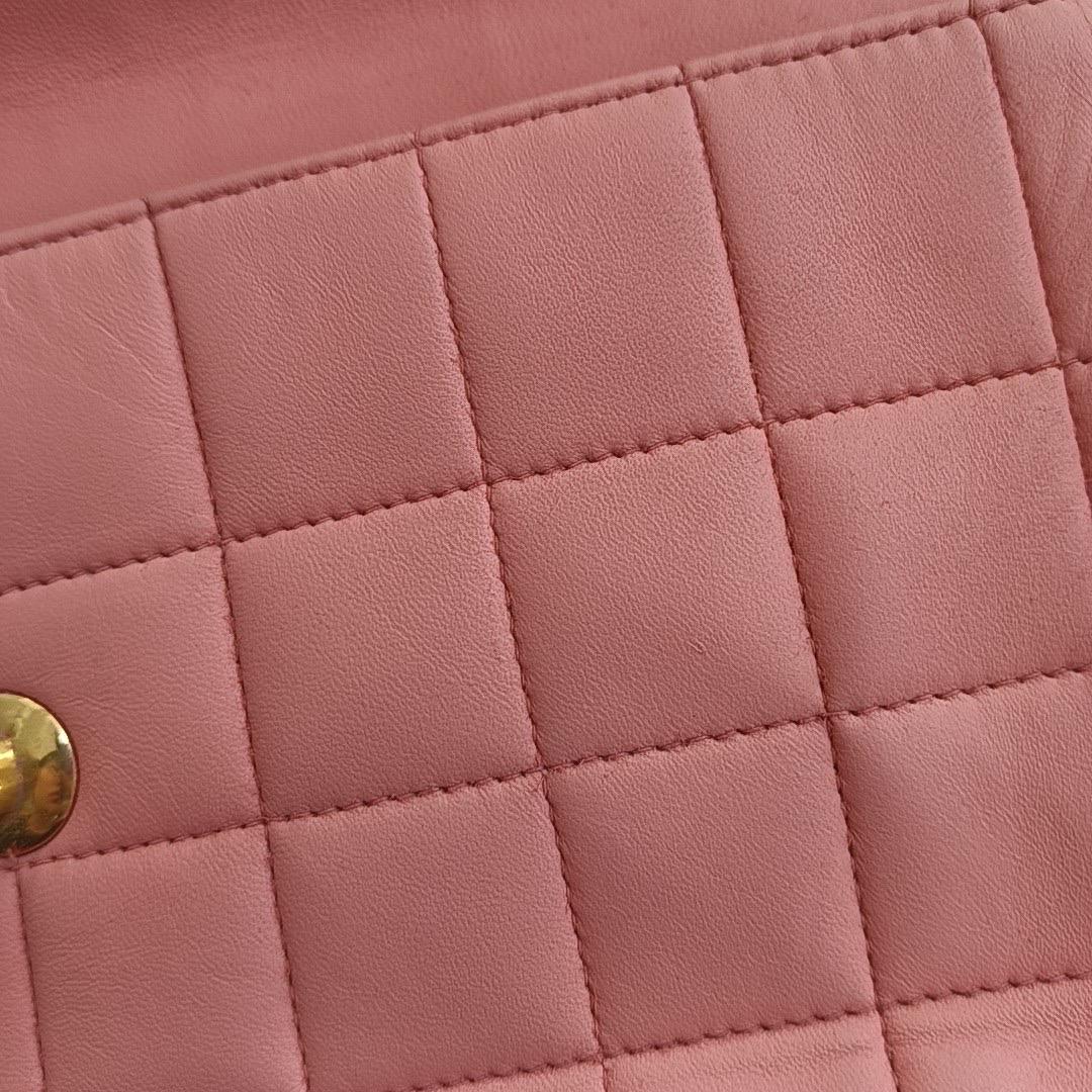 Chanel East West Chocolate Bar Light Pink Leather Gold Hardware Vintage 7