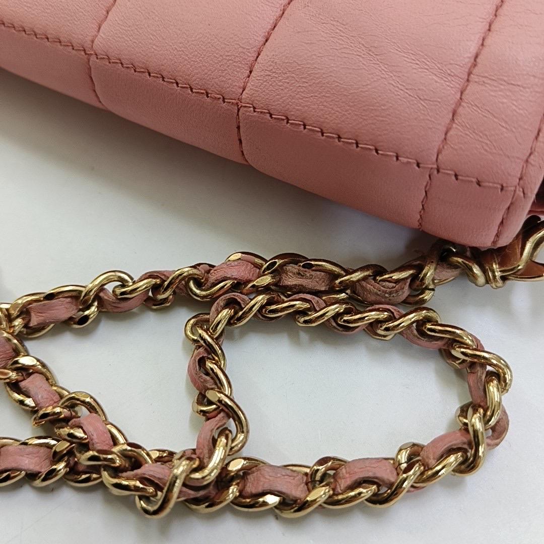 Chanel East West Chocolate Bar Light Pink Leather Gold Hardware Vintage 12