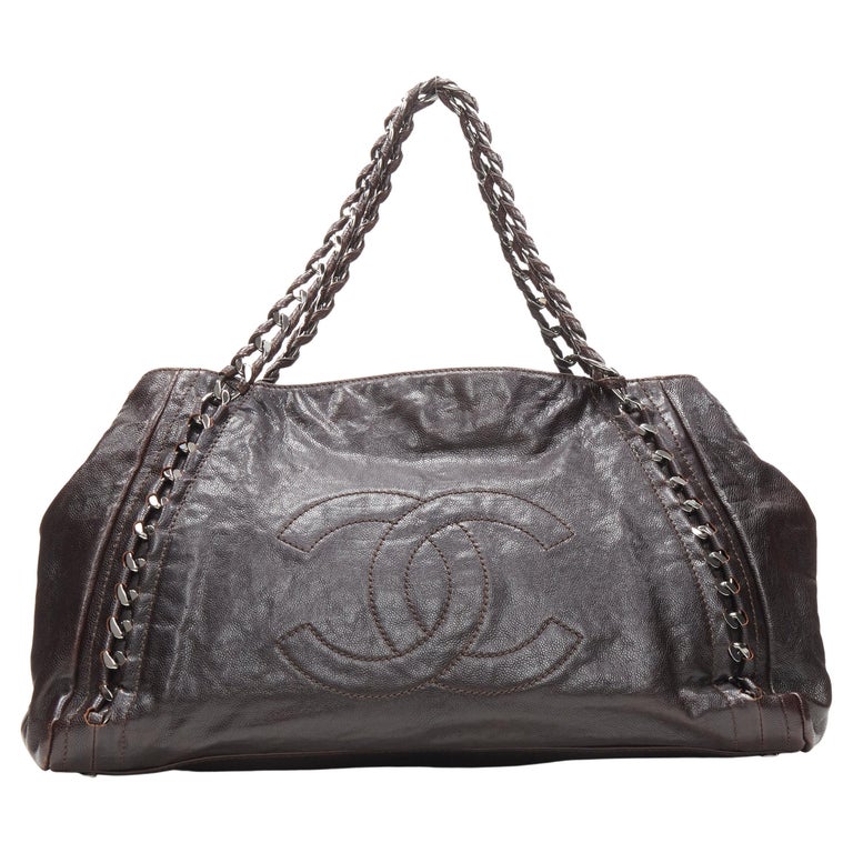 CHANEL East West dark brown grained leather CC logo chunky silver chain  hobo bag For Sale at 1stDibs