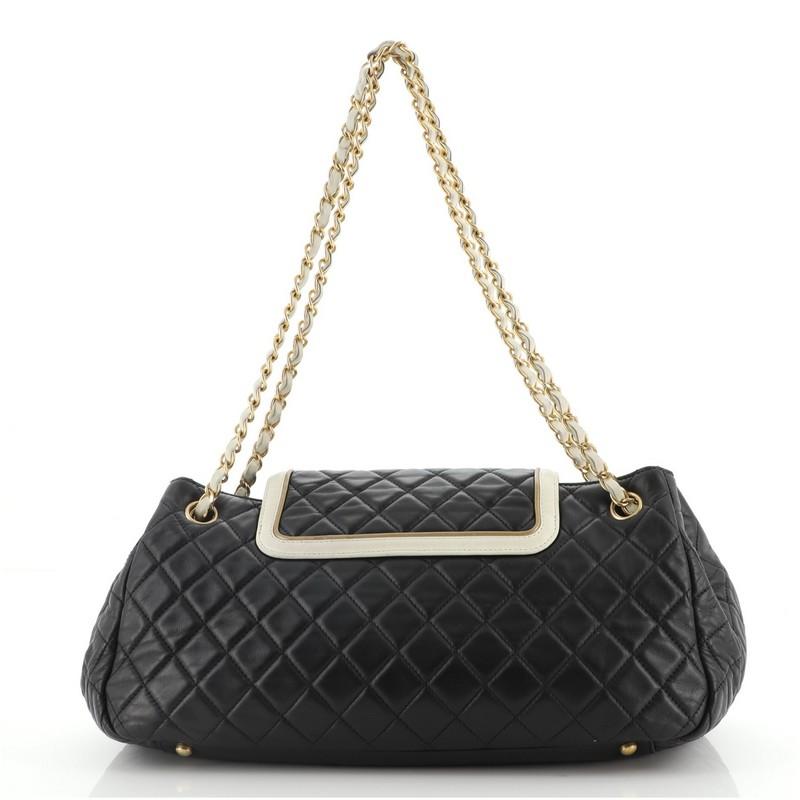 Chanel East West Mademoiselle Akkordeon Klappe Tasche gesteppte Lammfell Medium (Schwarz)