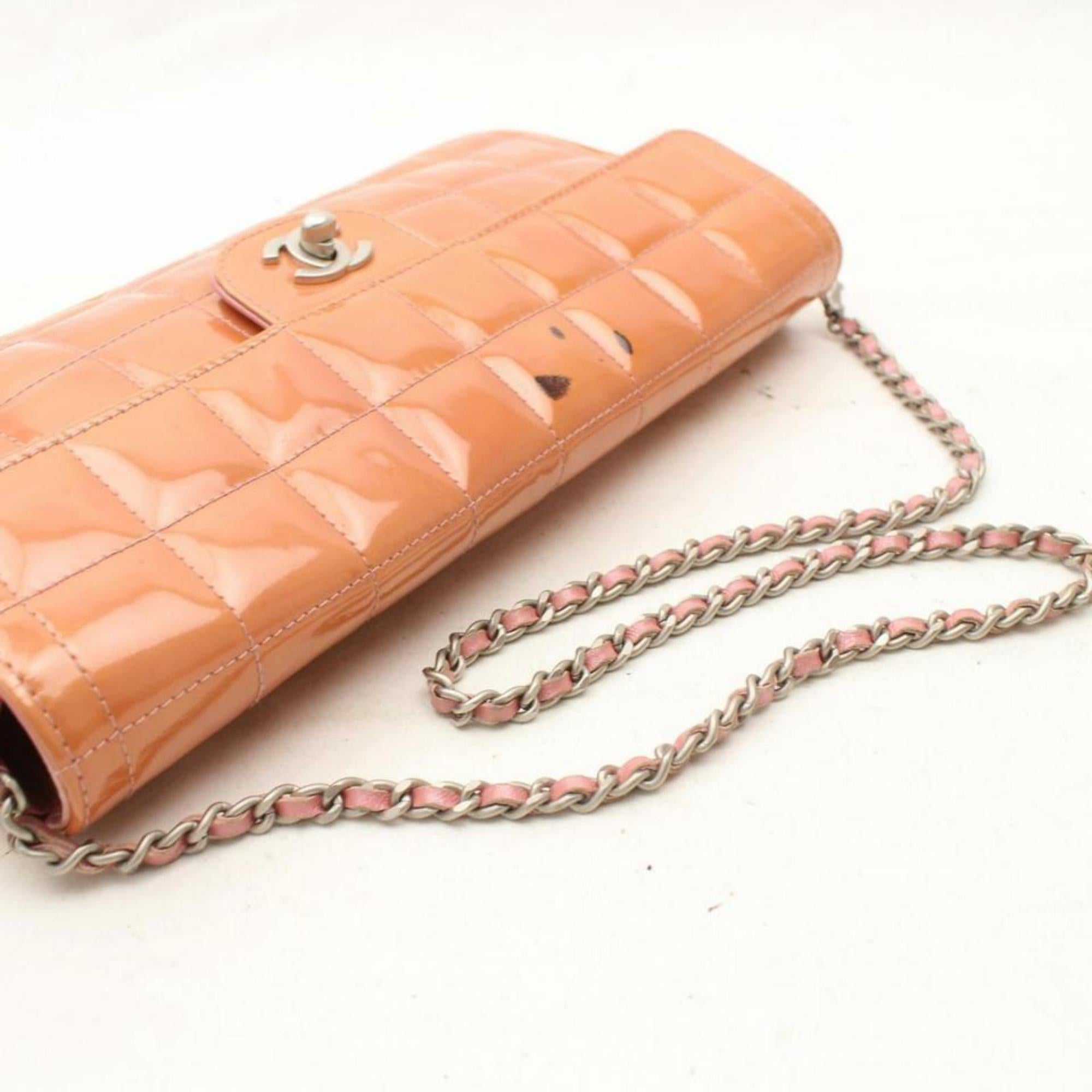 Women's Chanel East West Quilted Chain Flap 870062 Salmon Patent Leather Shoulder Bag For Sale