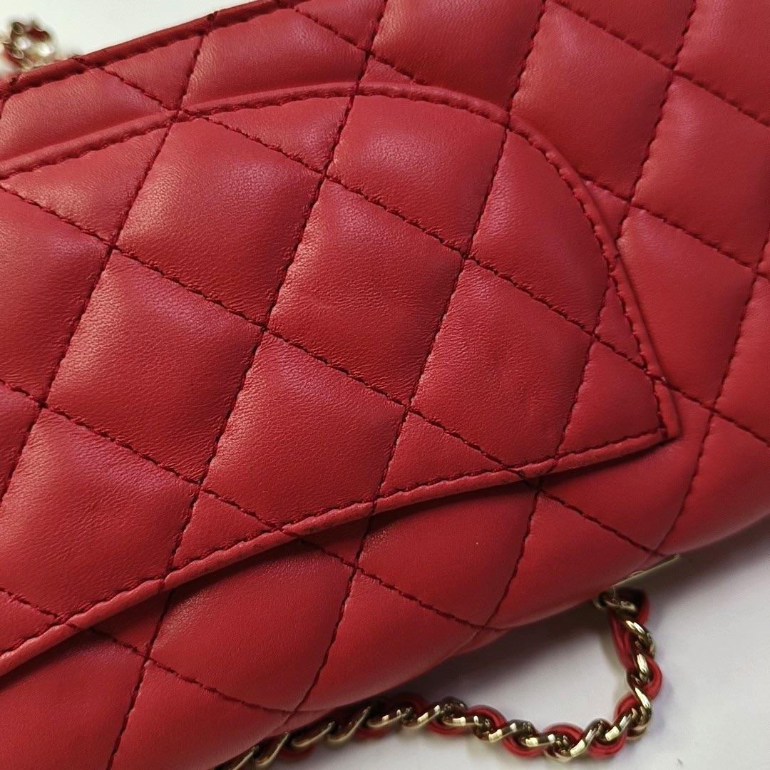 Chanel - Est - Ouest - Sac à rabat unique - Chaîne de perles - Pochette en cuir d'agneau rose en vente 7