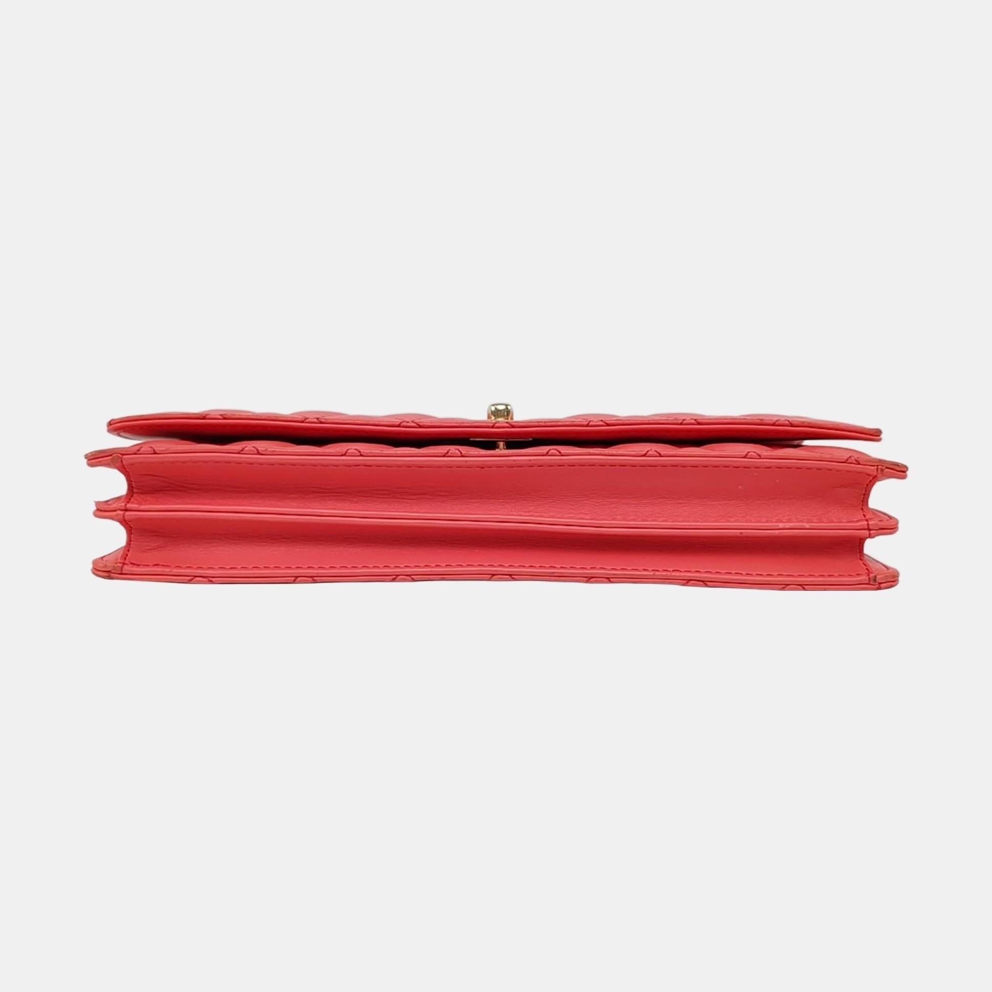 Chanel - Est - Ouest - Sac à rabat unique - Chaîne de perles - Pochette en cuir d'agneau rose en vente 1