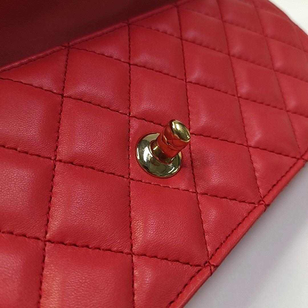 Chanel - Est - Ouest - Sac à rabat unique - Chaîne de perles - Pochette en cuir d'agneau rose en vente 4