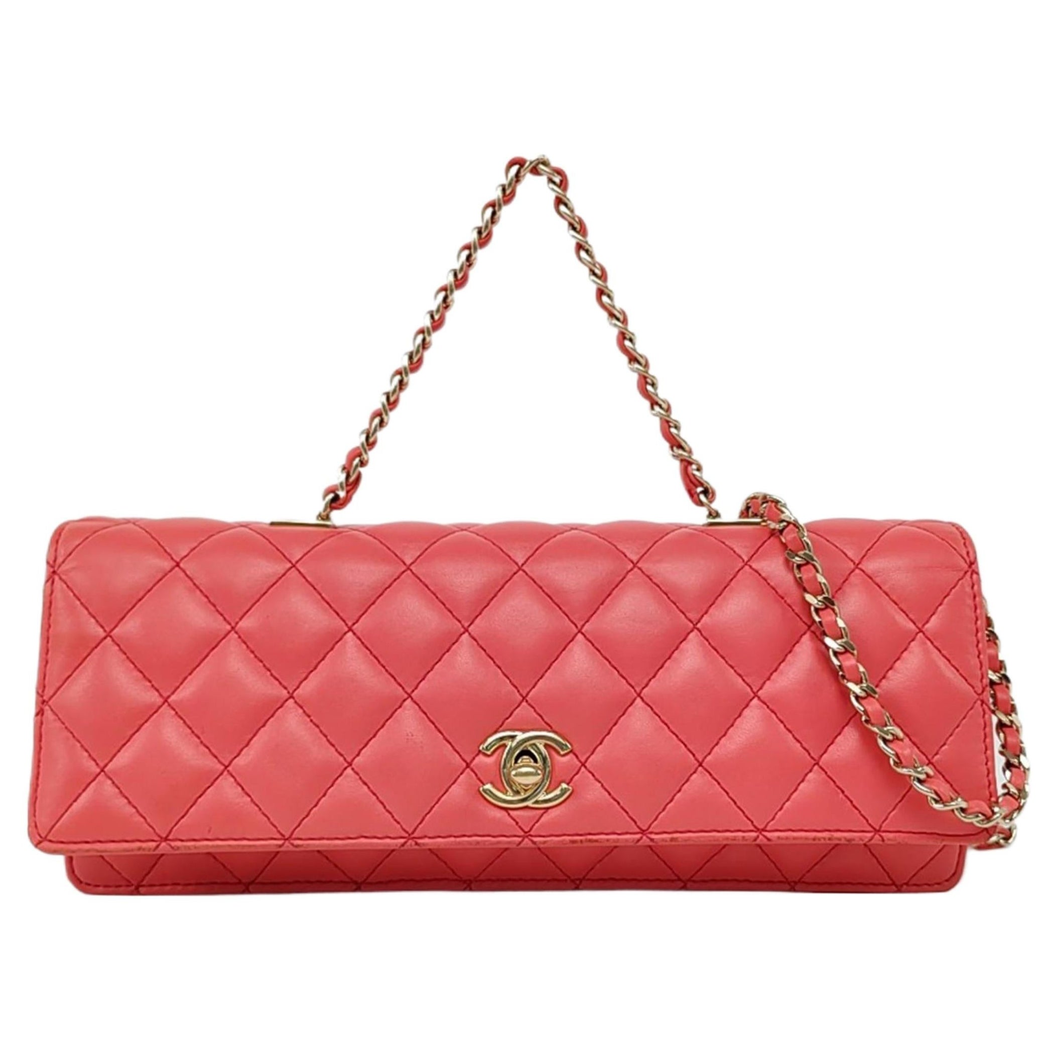 Chanel - Est - Ouest - Sac à rabat unique - Chaîne de perles - Pochette en cuir d'agneau rose en vente