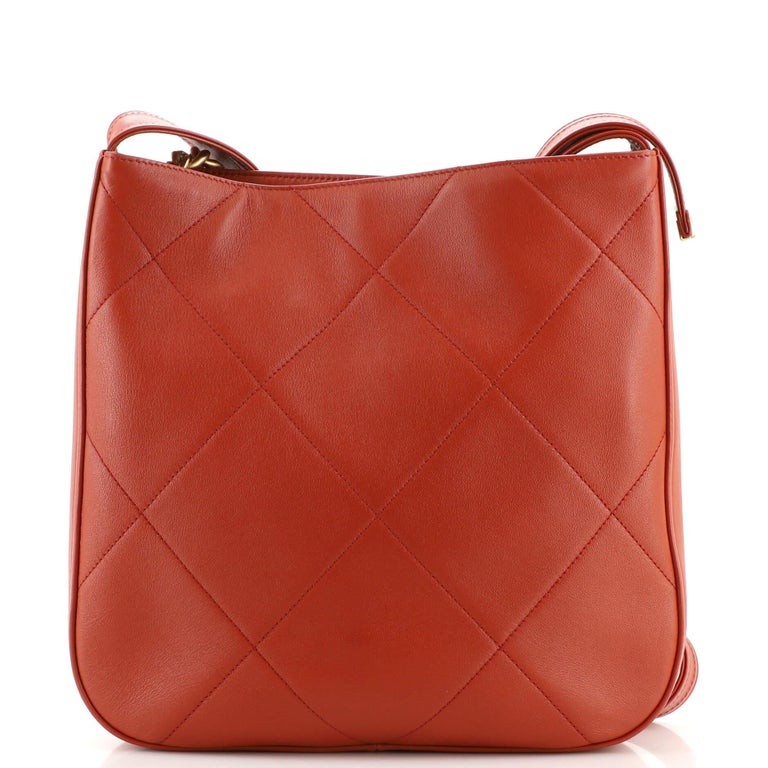 Chanel 22 Handbag Shiny Calfskin & Gold-tone Metal — Fashion