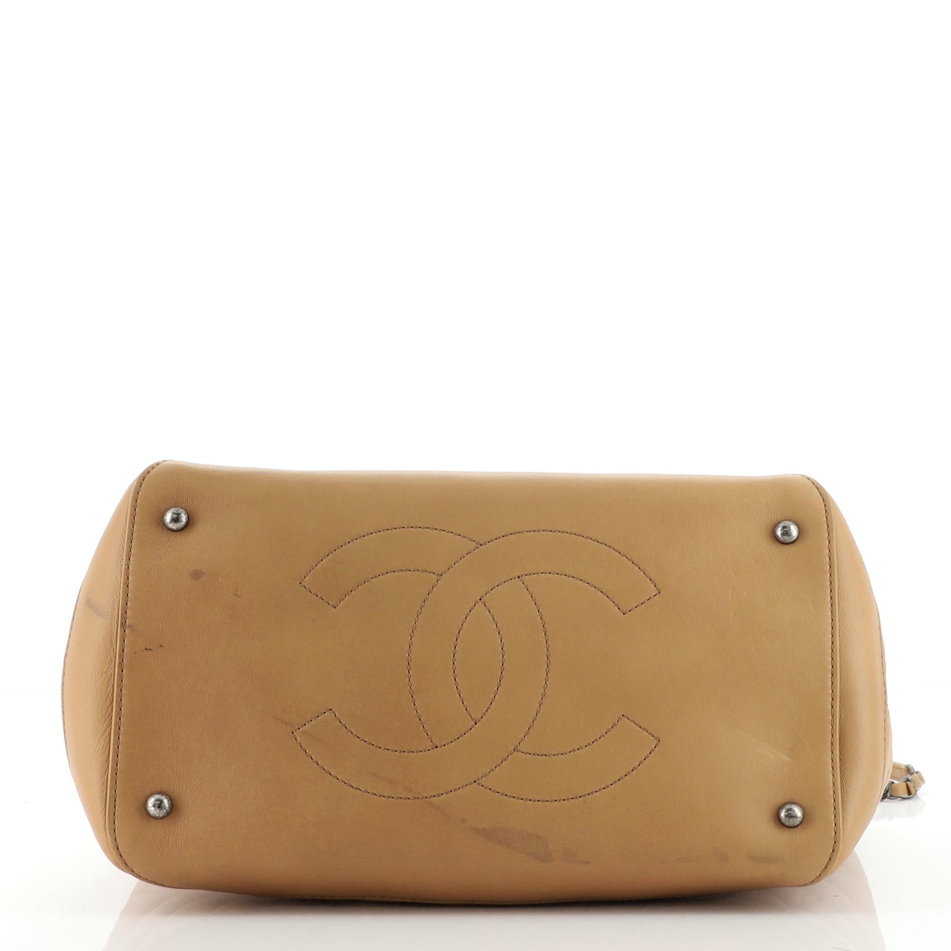 Chanel Easy Shopping Tragetasche aus gestepptem Kalbsleder Klein für Damen oder Herren