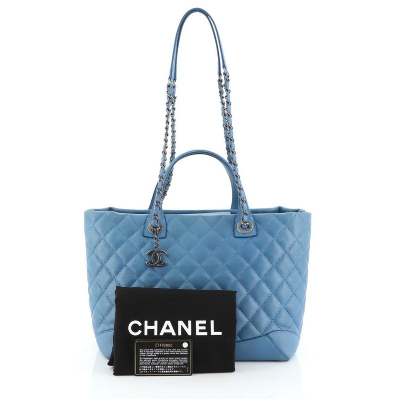 Chanel easy shopping tote hot sale