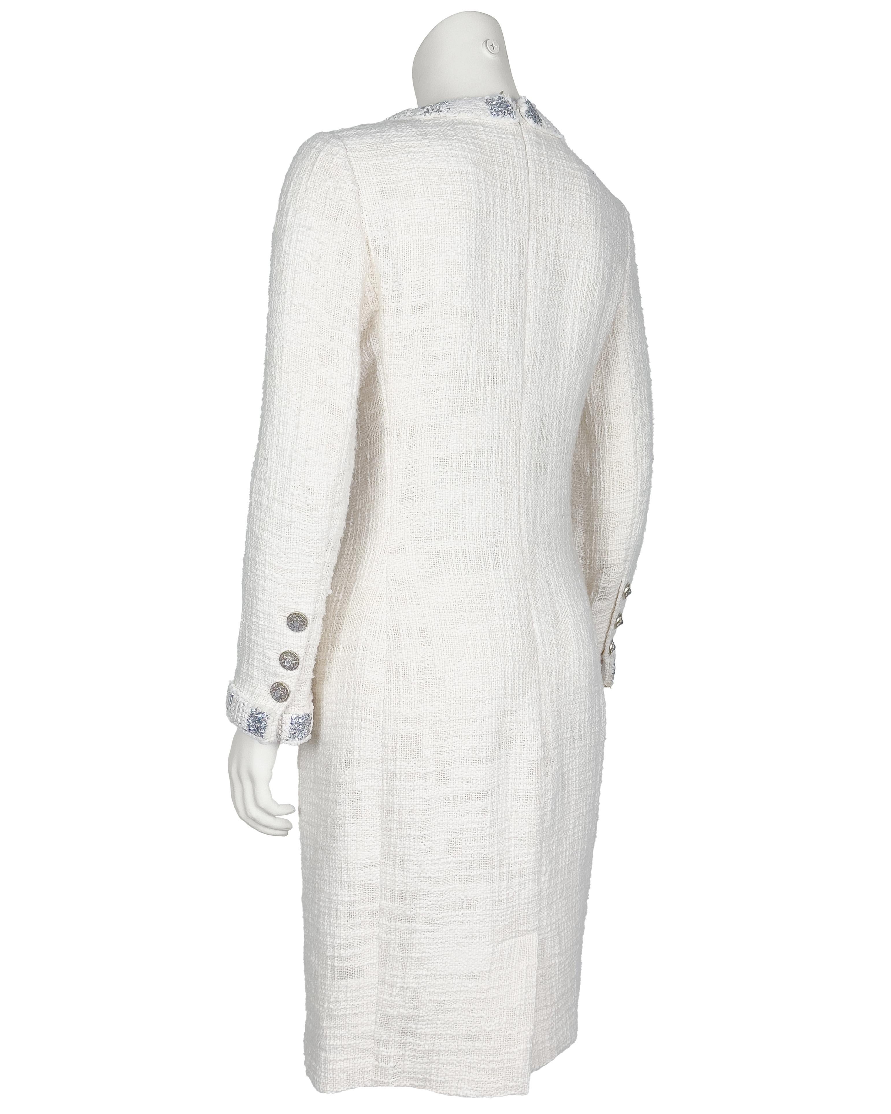 Chanel Ecru Bouclé Paris Bombay Cocktailkleid Pre Fall 2012 (Grau) im Angebot