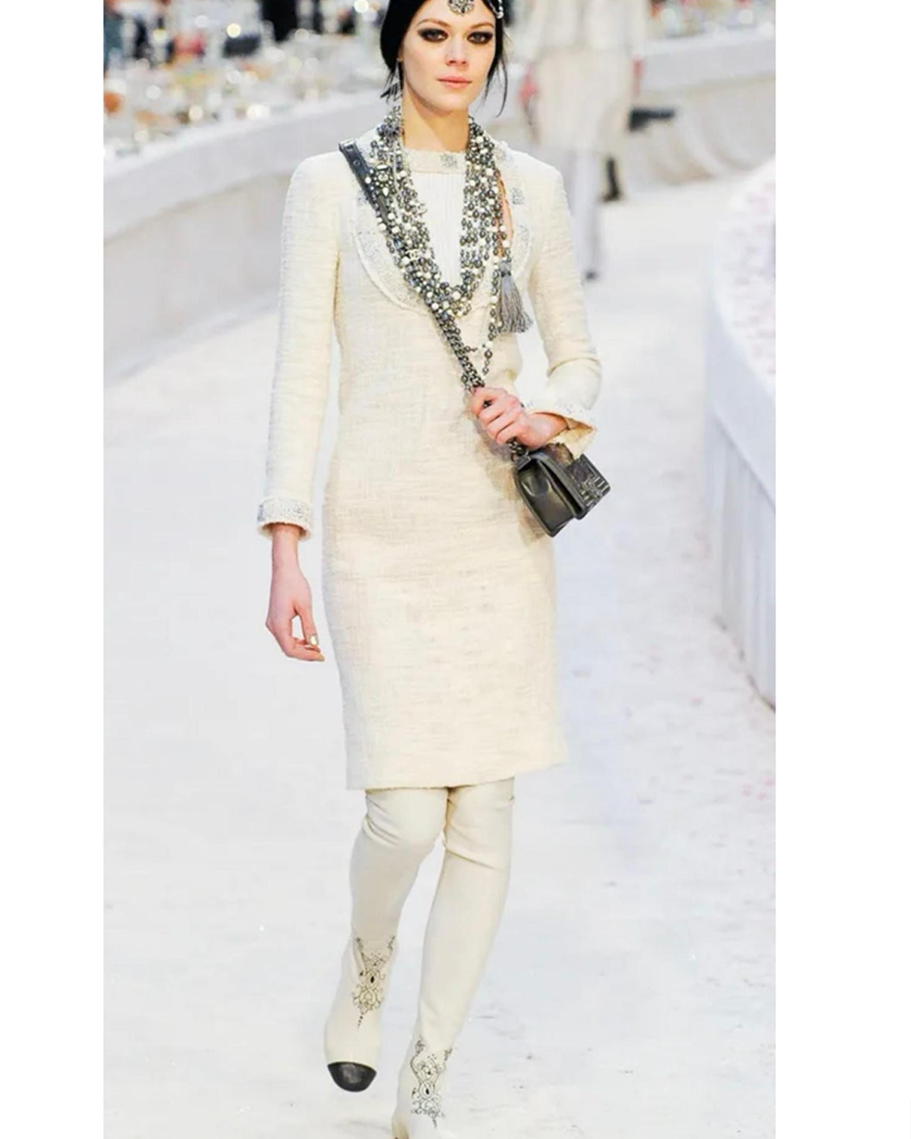 Chanel Ecru Bouclé Paris Bombay Cocktailkleid Pre Fall 2012 im Angebot 3