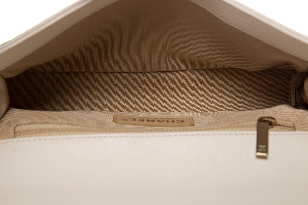 CHANEL Ecru Leather LIMITED EDITION Boy Bag For Sale 6
