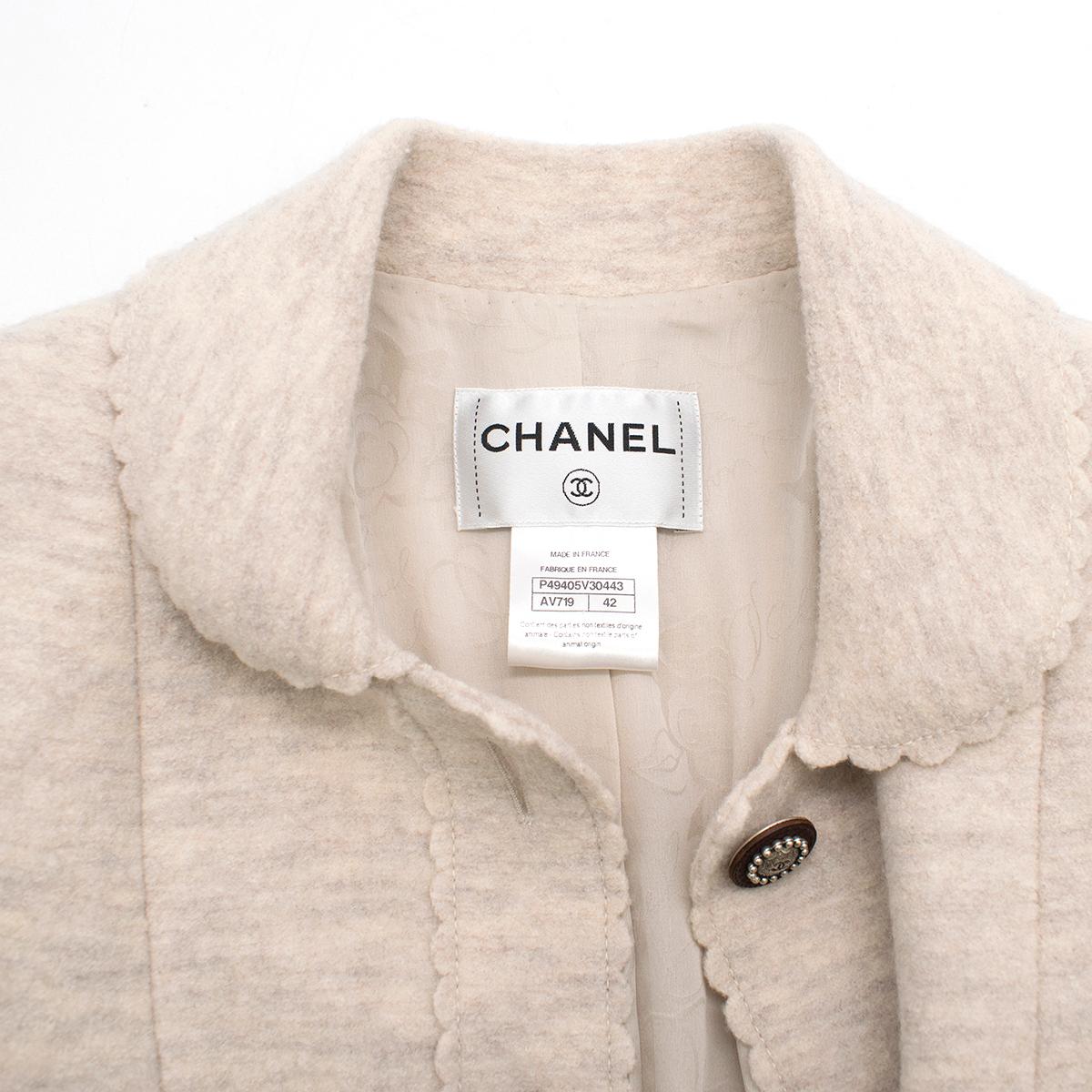 Women's Chanel Ecru Wool Scalloped Detail Jacket Size 10 For Sale