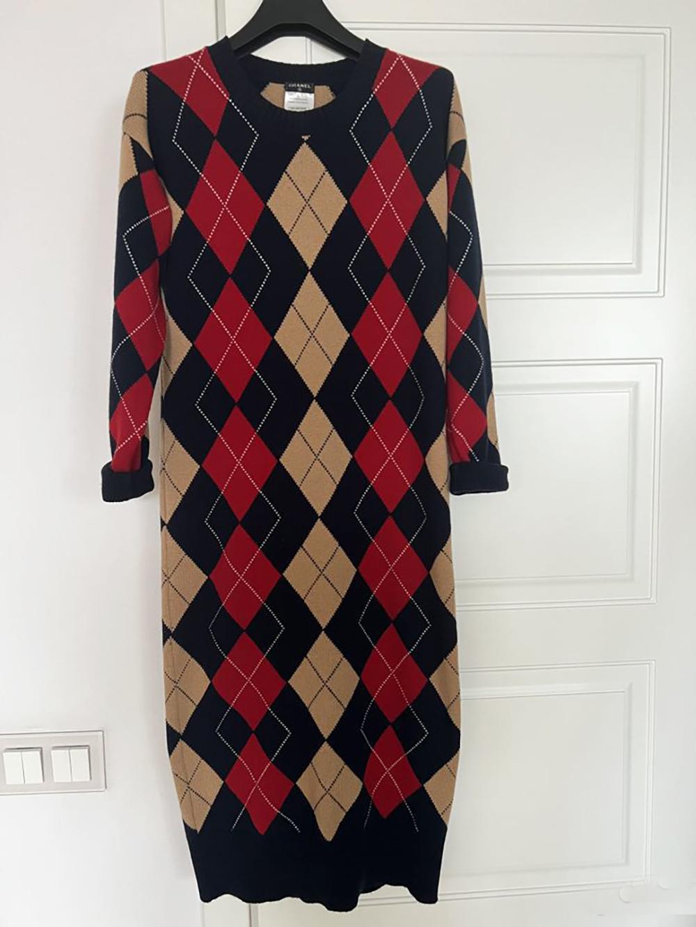 Chanel Edinburgh Tartan Kleid aus entspanntem Kaschmir für Damen oder Herren im Angebot