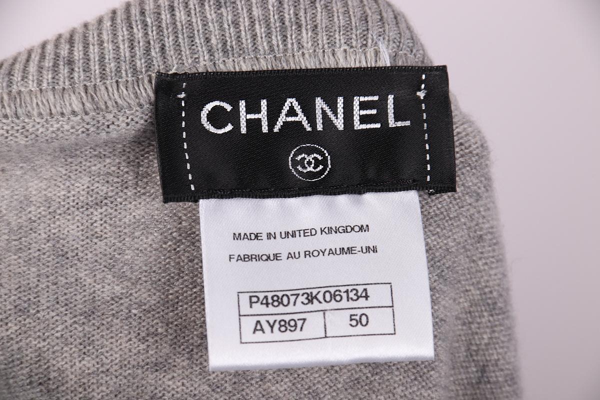 Chanel. Elegantes Pulloverkleid aus Kaschmir, Übergrößen (50 UK) (Grau) im Angebot