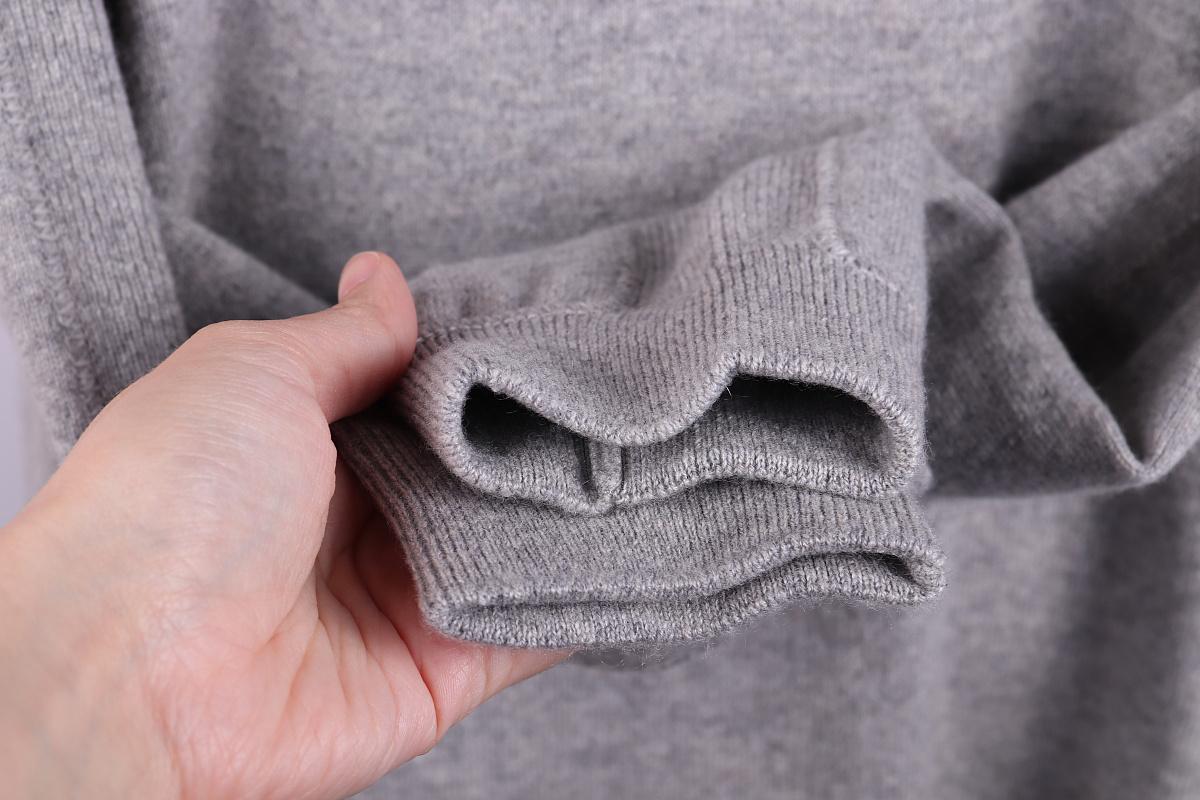 Chanel. Elegantes Pulloverkleid aus Kaschmir, Übergrößen (50 UK) im Angebot 4