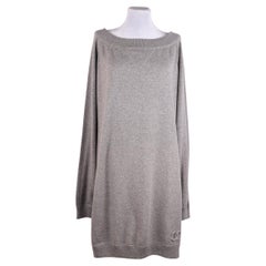 Chanel. Robe pull élégante en cachemire, taille plus (50 UK)