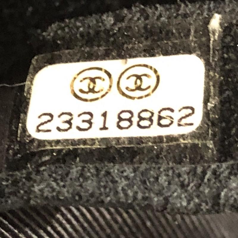 Chanel - Sac à rabat élégant CC en cuir d'agneau matelassé - Moyen 3