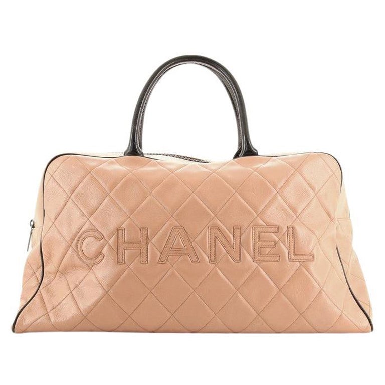 Chanel Geprägte Logo Bowlertasche Gesteppt Kaviar Groß
