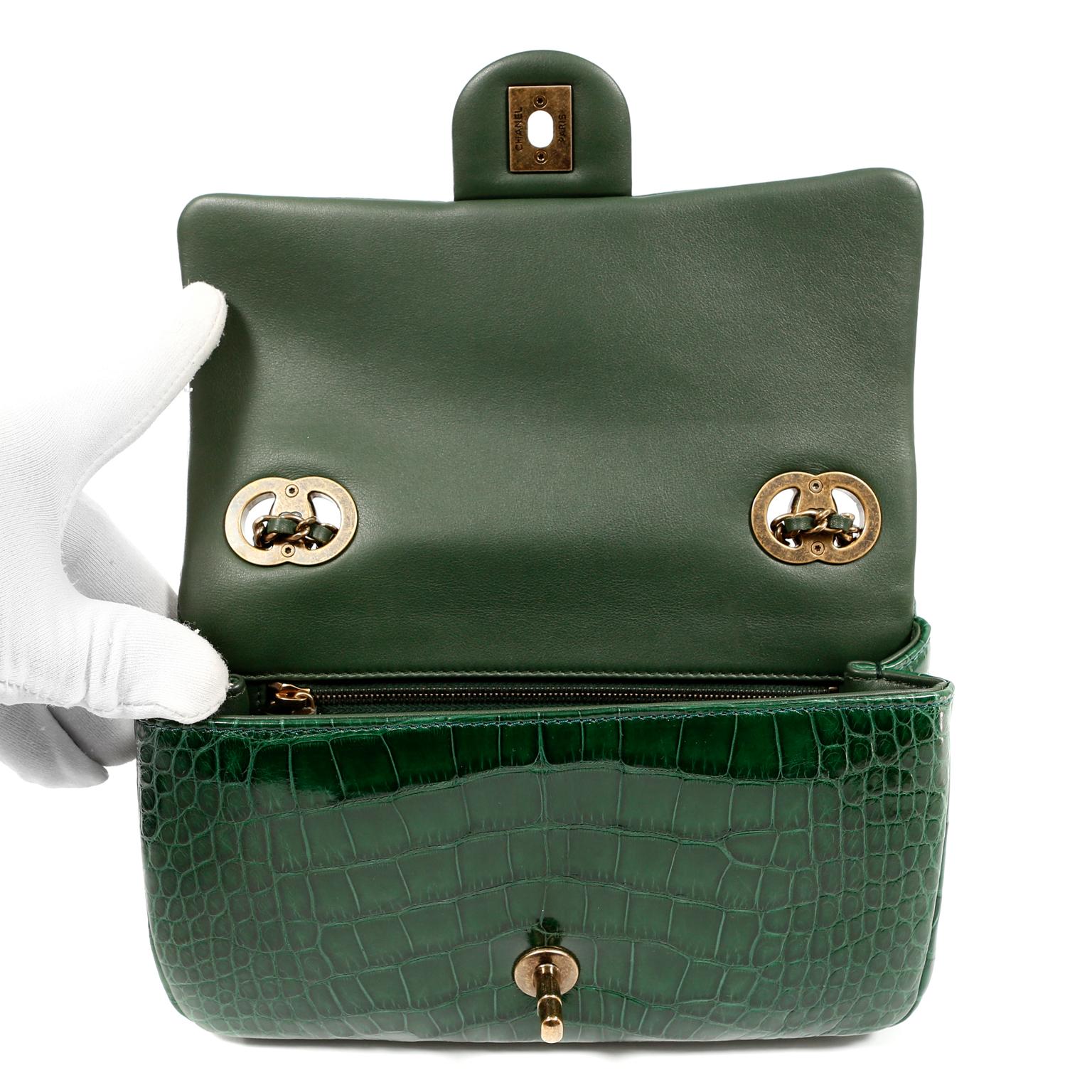 chanel emerald green bag